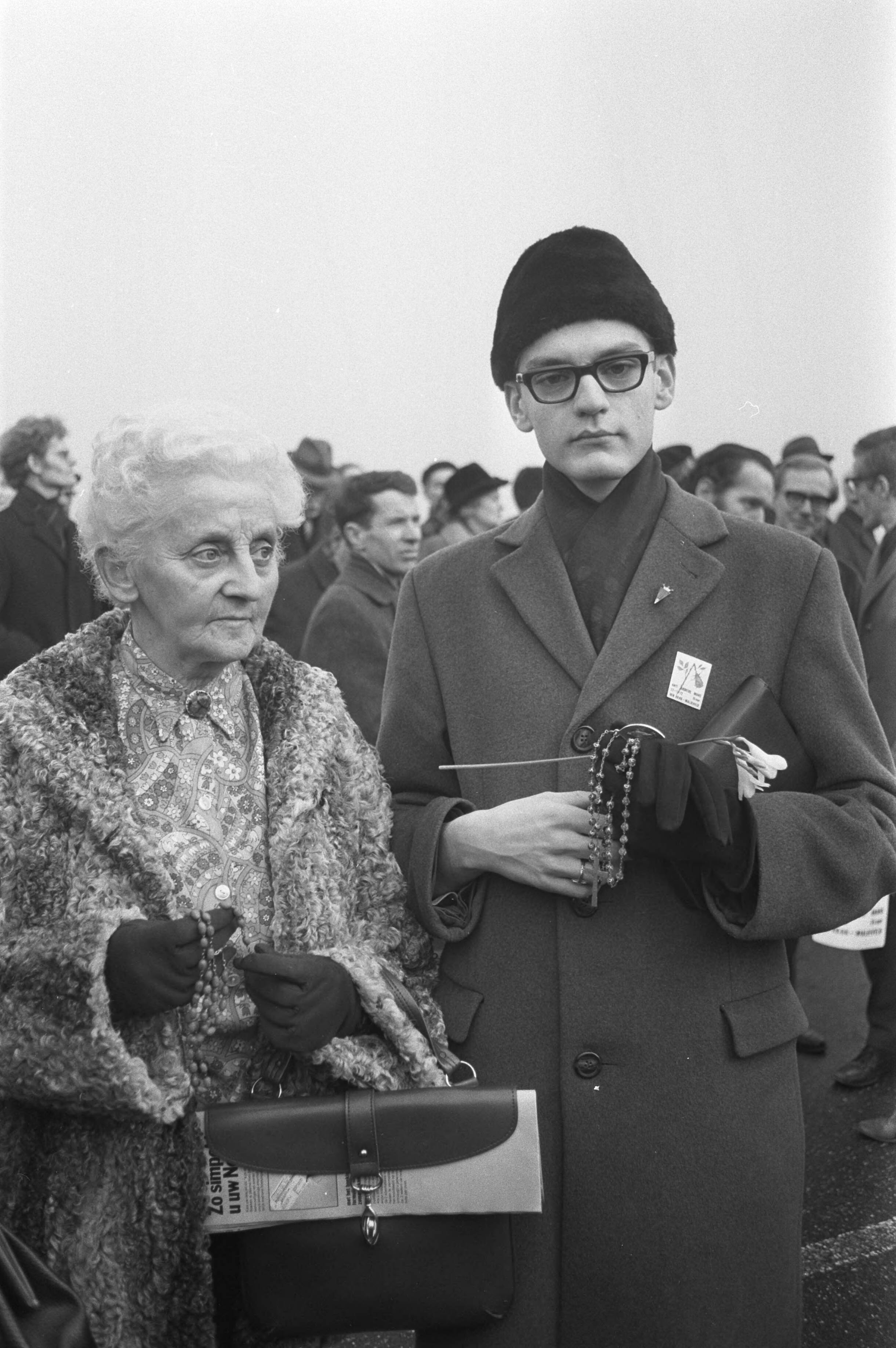 Fotocollectie Anefo — Anti-abortusmars in Den Haag , demonstranten — Foto: Peters, Hans / Anefo. Licentie: Set B: Rechtenvrij / Publiek Domein. Bron: Nationaal Archief. http://hdl.handle.net/10648/abdedda8-d0b4-102d-bcf8-003048976d84