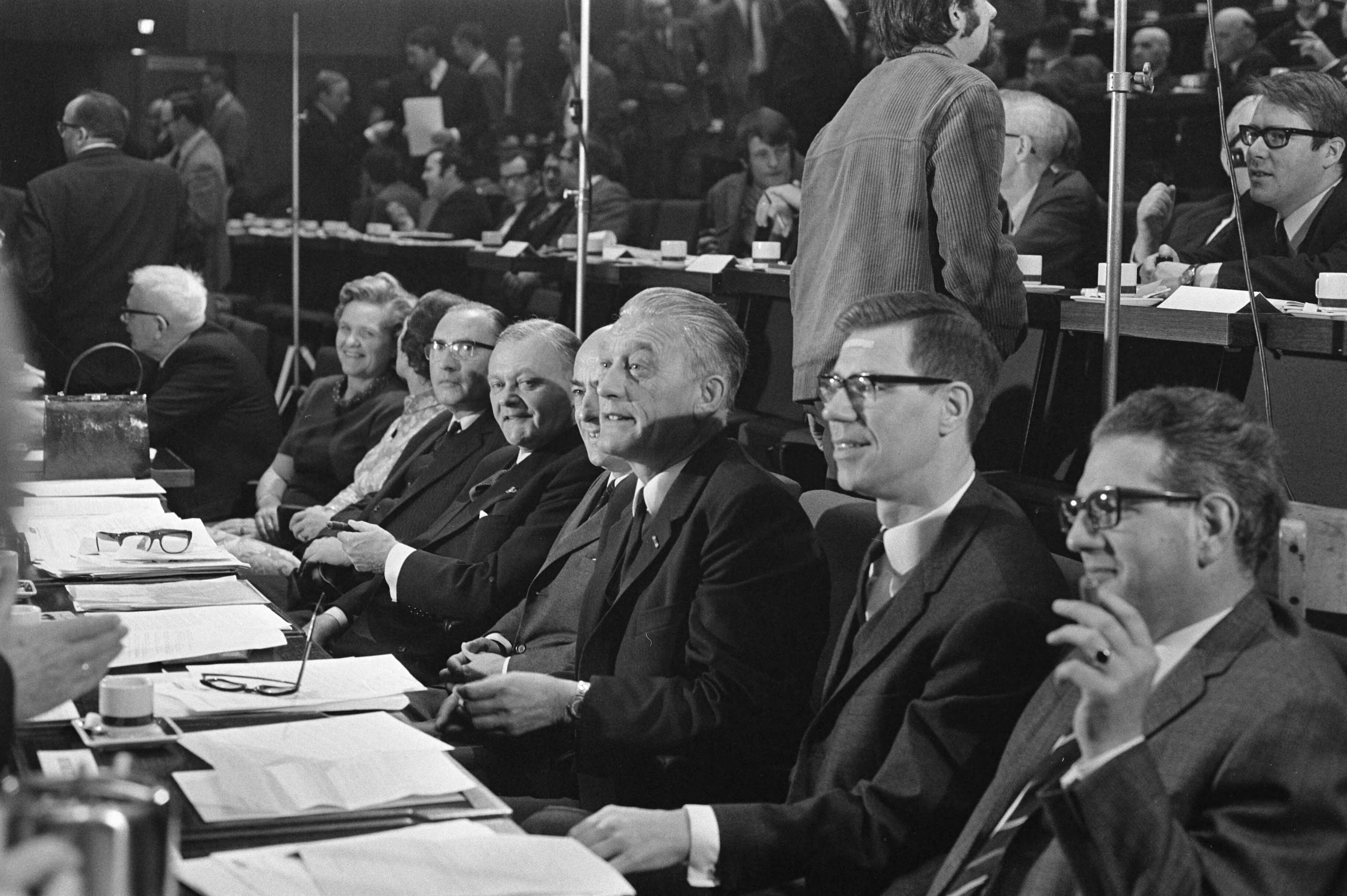 Fotocollectie Anefo — Vergadering van Partij Convent van Anti-Revolutionaire Partij te Utrecht. Nummers 3a.4a ?, staatssecretaris Grosheide , minister Roolvink , — Foto: Evers, Joost / Anefo. Licentie: Set B: Rechtenvrij / Publiek Domein. Bron: Nationaal Archief. http://hdl.handle.net/10648/ab80be12-d0b4-102d-bcf8-003048976d84