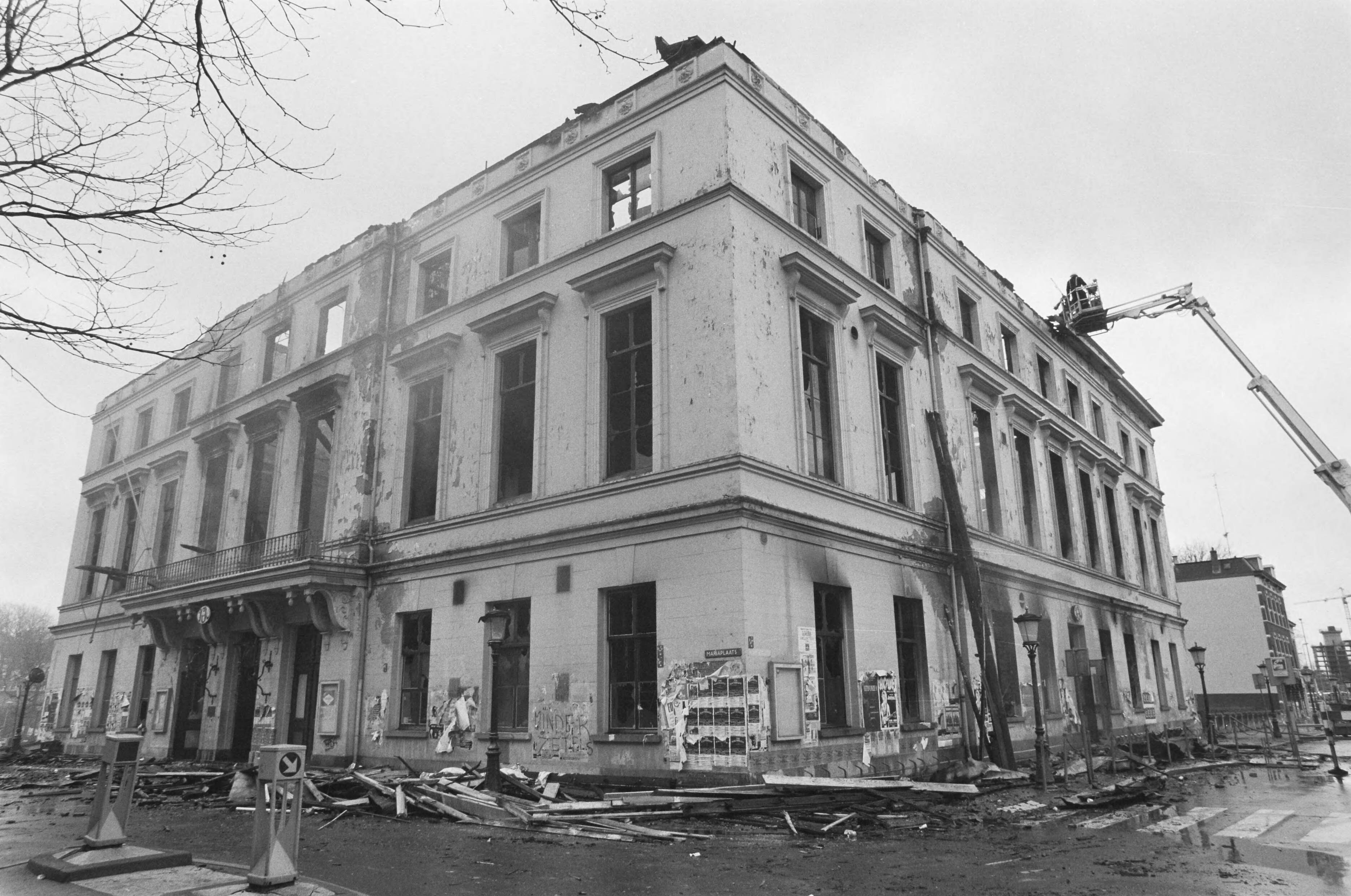 Fotocollectie Anefo — Conservatorium (oudse concertzaal) in Utrecht uitgebrand — Foto: Bogaerts, Rob / Anefo. Licentie: Set B: Rechtenvrij / Publiek Domein. Bron: Nationaal Archief. http://hdl.handle.net/10648/ad693eb6-d0b4-102d-bcf8-003048976d84