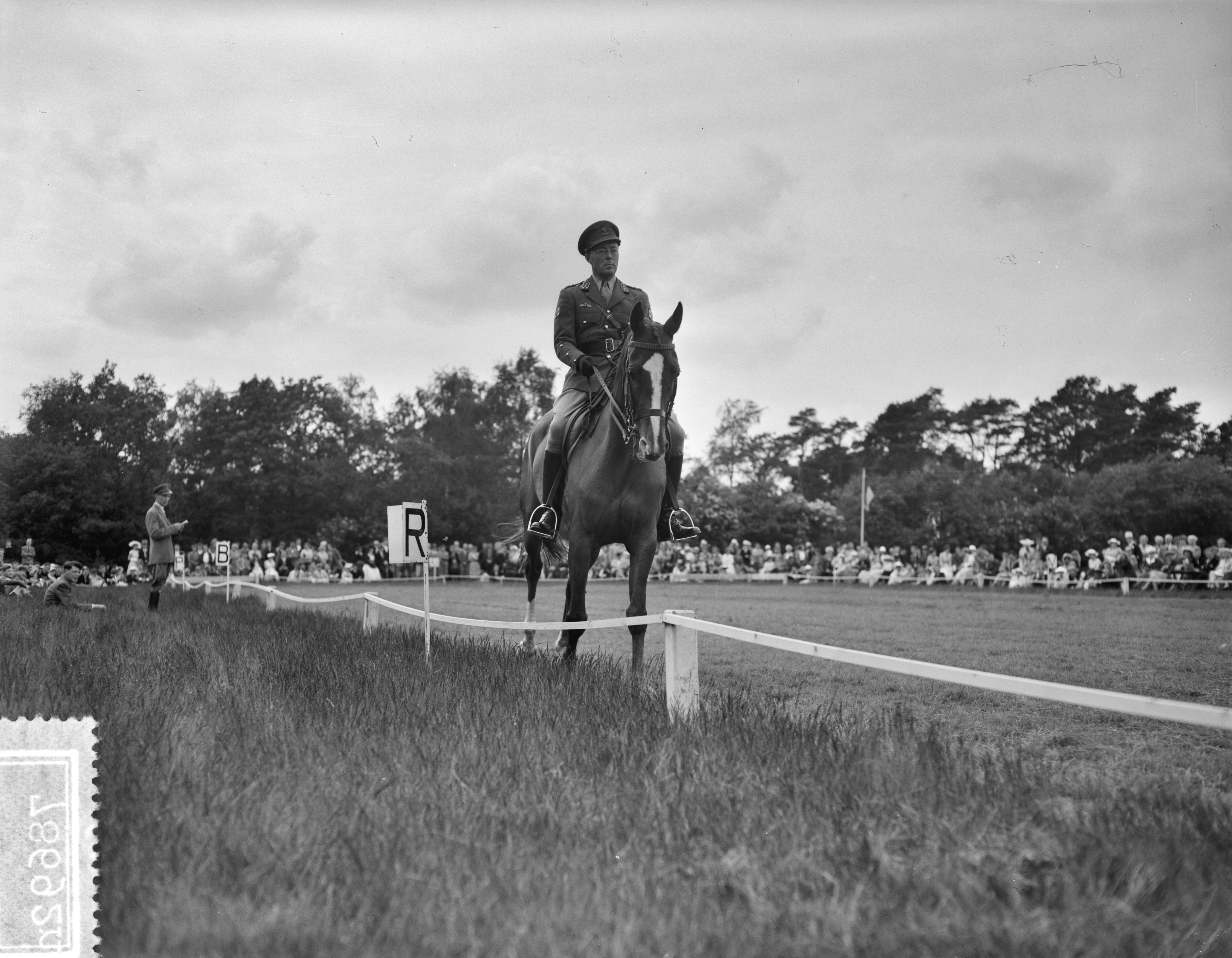 Lustrum USC Utrecht (1956) — Dressuur en Concours Hippique te Lage Vuursche t.g.v. lustrum USC — Foto: Rossem, Wim van / Anefo. Licentie: Set B: Rechtenvrij / Publiek Domein. Bron: Nationaal Archief. http://hdl.handle.net/10648/a94b15de-d0b4-102d-bcf8-003048976d84