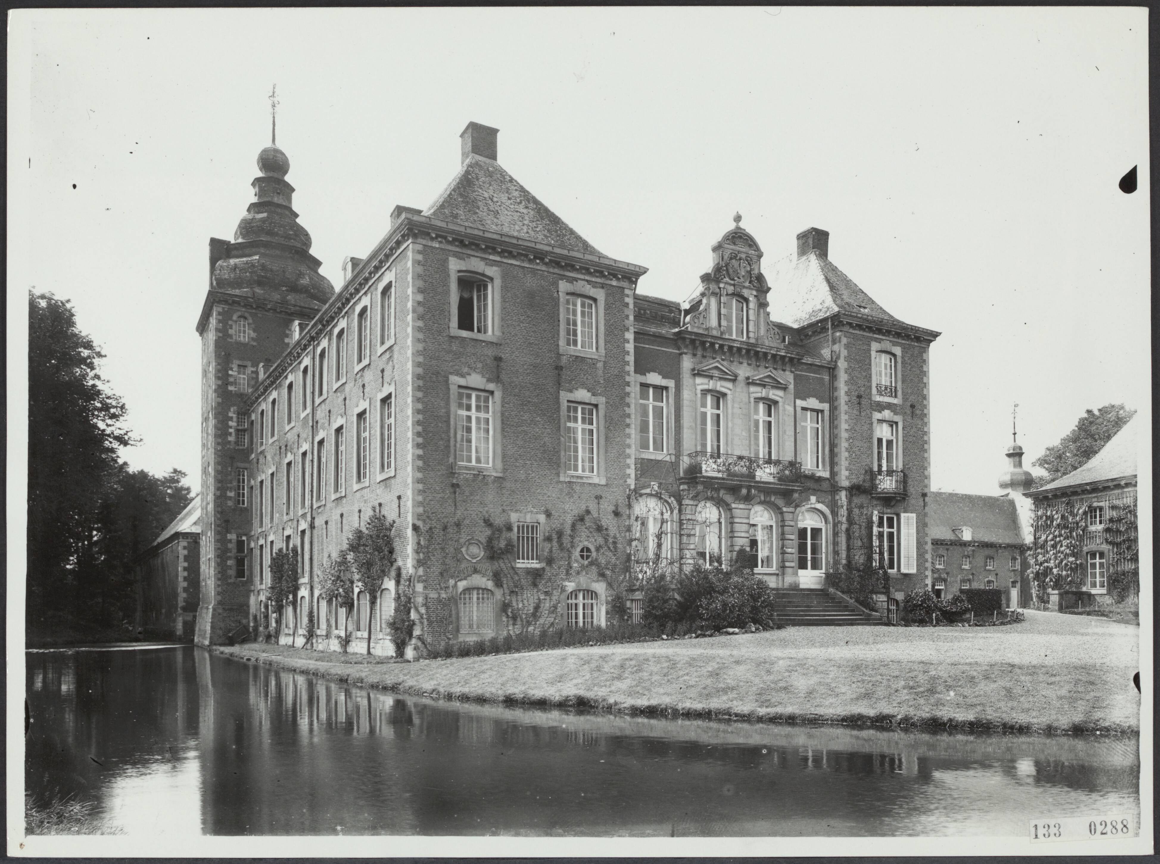 Fotocollectie Rijksvoorlichtingsdienst Eigen — Kasteel Neubourg te Gulpen — Foto: Rijksvoorlichtingsdienst (RVD). Licentie: Set B: Rechtenvrij / Publiek Domein. Bron: Nationaal Archief. http://hdl.handle.net/10648/af57bfd6-d0b4-102d-bcf8-003048976d84