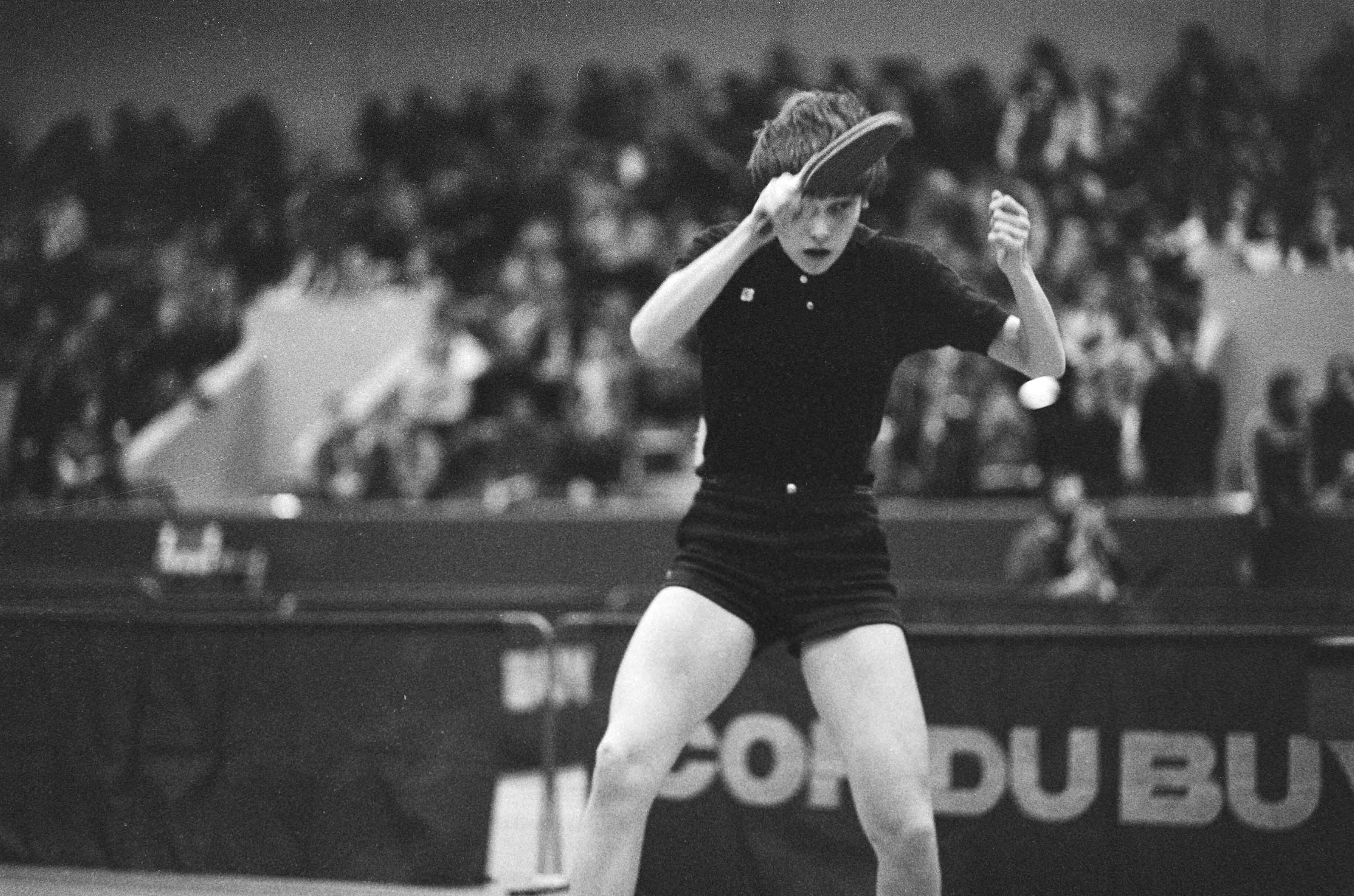 Fotocollectie Anefo — Nederlandse kampioenschappen tafeltennis in Utrecht, Bettine Vriesekoop in aktie — Foto: Croes, Rob C. / Anefo. Licentie: Set B: Rechtenvrij / Publiek Domein. Bron: Nationaal Archief. http://hdl.handle.net/10648/acf722ea-d0b4-102d-bcf8-003048976d84