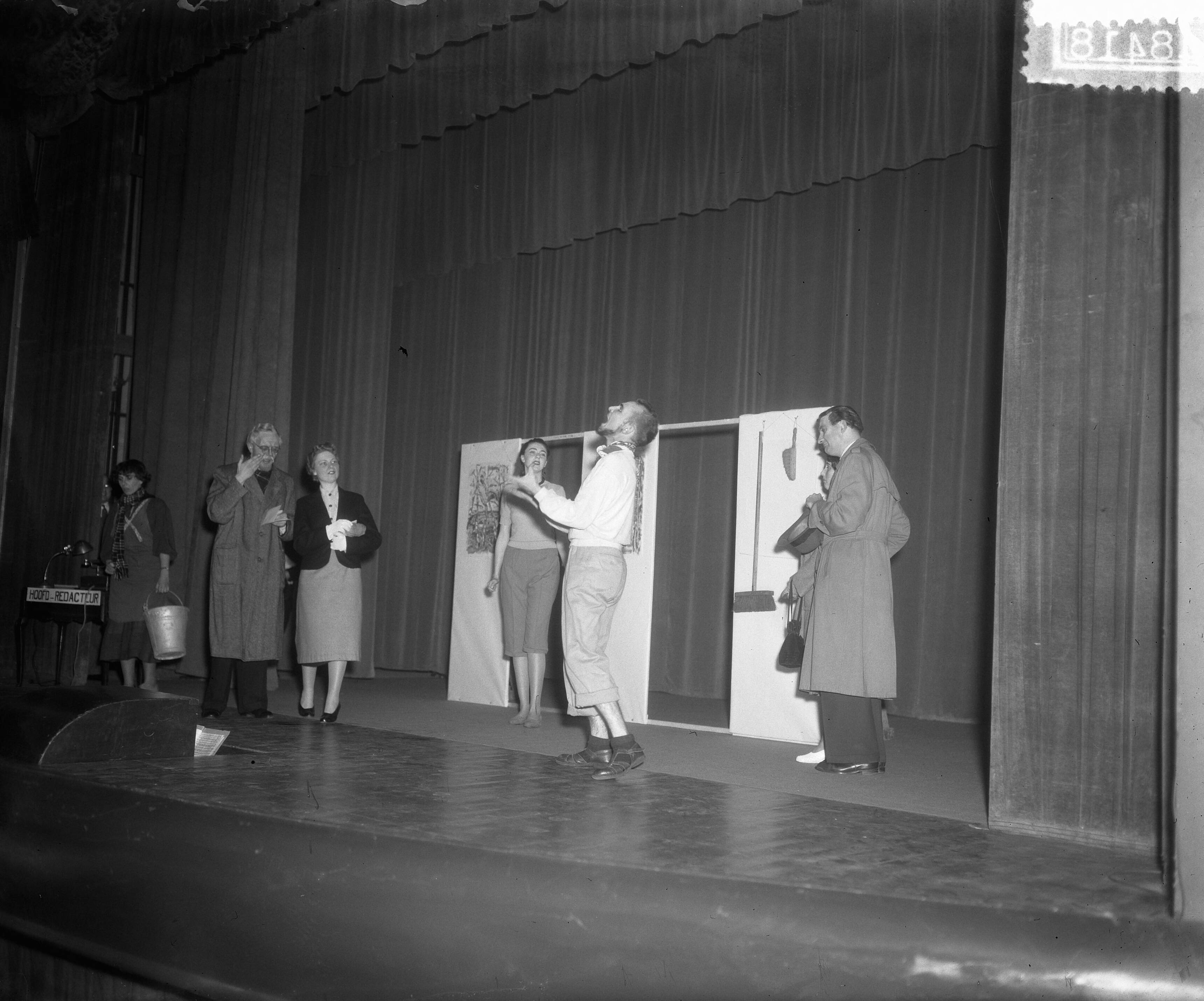 Jubileum HHV te Haarlem — Jubileum HHV te Haarlem. Cabaret-revue — Foto: Duinen, H. van / Anefo. Licentie: Set B: Rechtenvrij / Publiek Domein. Bron: Nationaal Archief. http://hdl.handle.net/10648/a8f1b340-d0b4-102d-bcf8-003048976d84