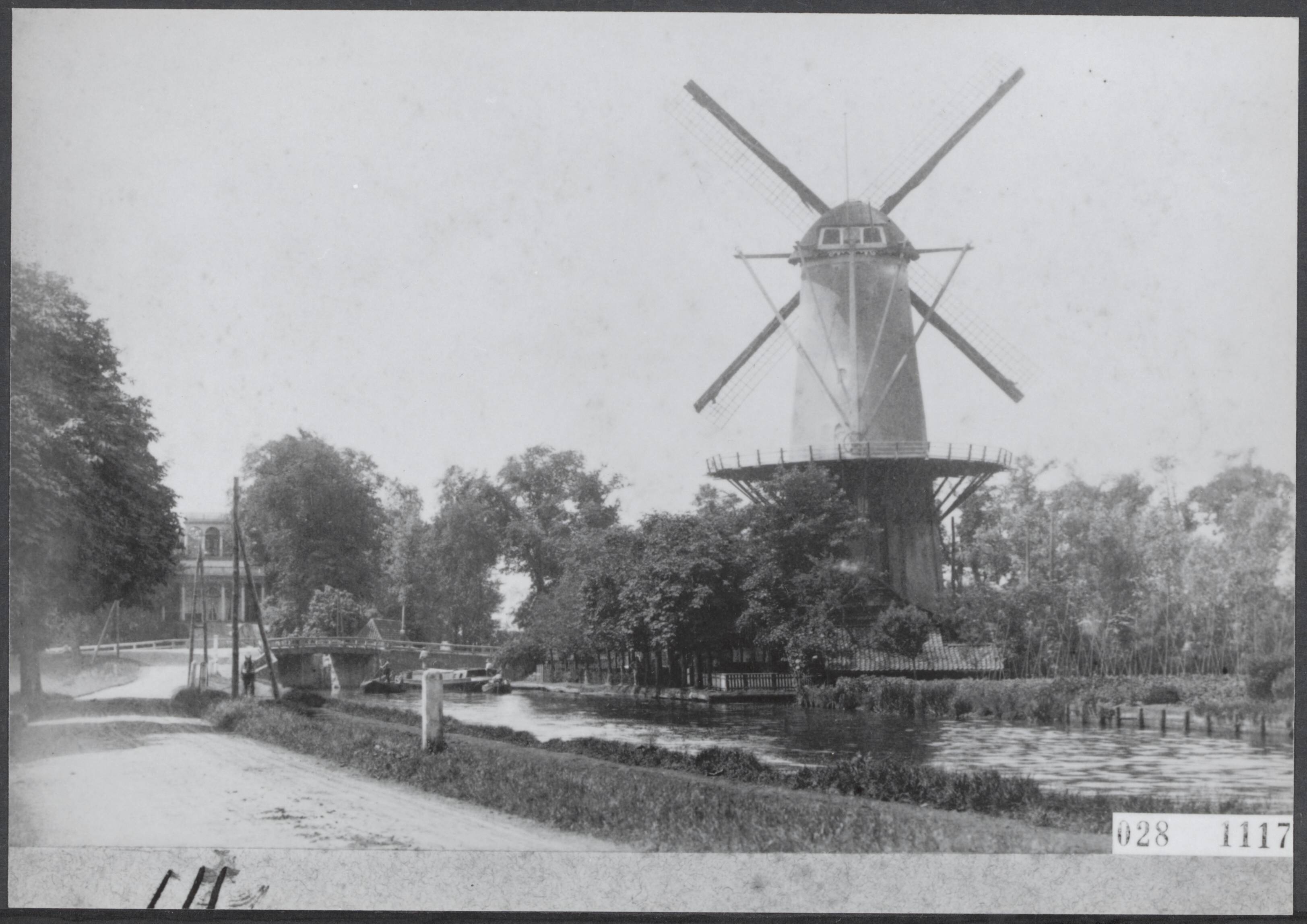 Fotocollectie Elsevier Binnenland — Molen te Rijswijk (Z.H.) — Foto: Onbekend / Publiek Domein of Rechtenvrij. Licentie: Set B: Rechtenvrij / Publiek Domein. Bron: Nationaal Archief. http://hdl.handle.net/10648/addfd094-d0b4-102d-bcf8-003048976d84