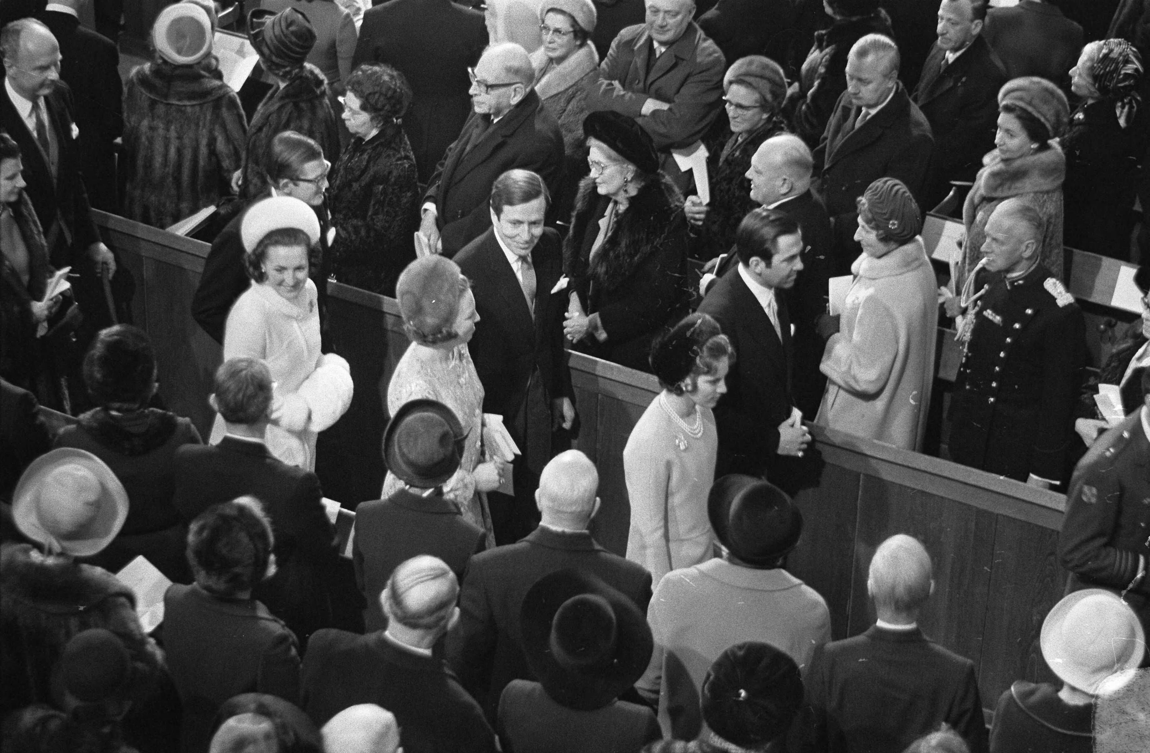 Fotocollectie Anefo — Doop van prins Constantijn en prins Bernhard in Domkerk te Utrecht. Overzicht — Foto: Koch, Eric / Anefo. Licentie: Set B: Rechtenvrij / Publiek Domein. Bron: Nationaal Archief. http://hdl.handle.net/10648/ab8e2af2-d0b4-102d-bcf8-003048976d84