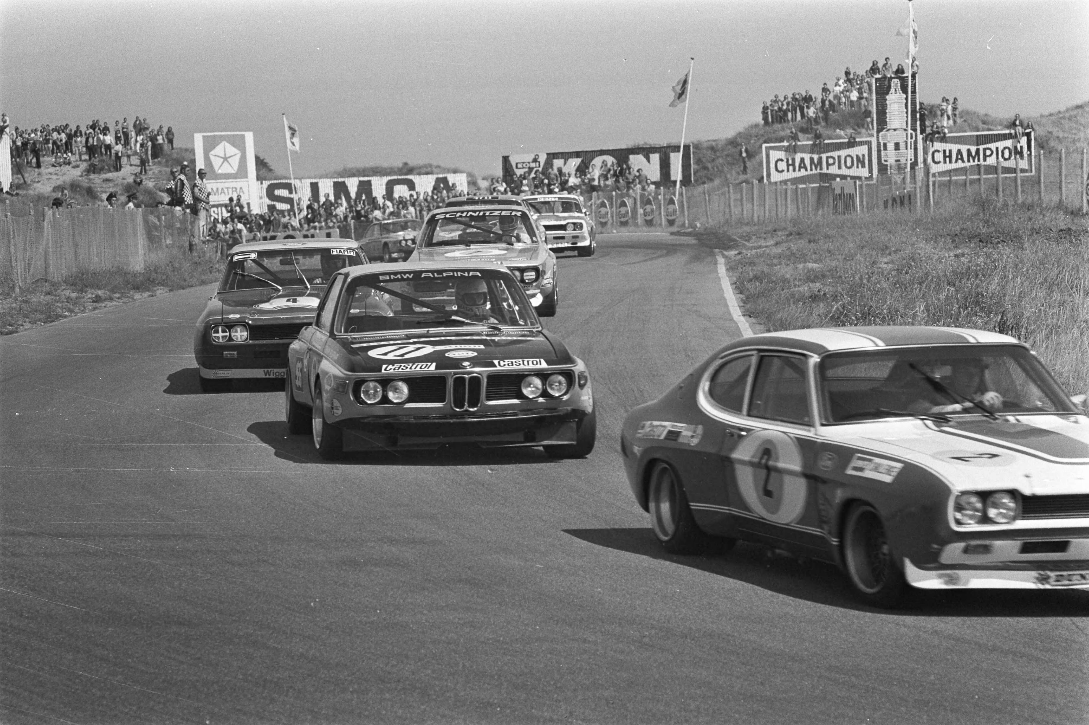Fotocollectie Anefo — Levis Challenge Cup race op circuit van Zandvoort (Europcup voor toerwagens), Hezemans in aktie met BMW-alpina (nummer 11) — Foto: Croes, Rob C. / Anefo. Licentie: Set B: Rechtenvrij / Publiek Domein. Bron: Nationaal Archief. http://hdl.handle.net/10648/abf2ded4-d0b4-102d-bcf8-003048976d84