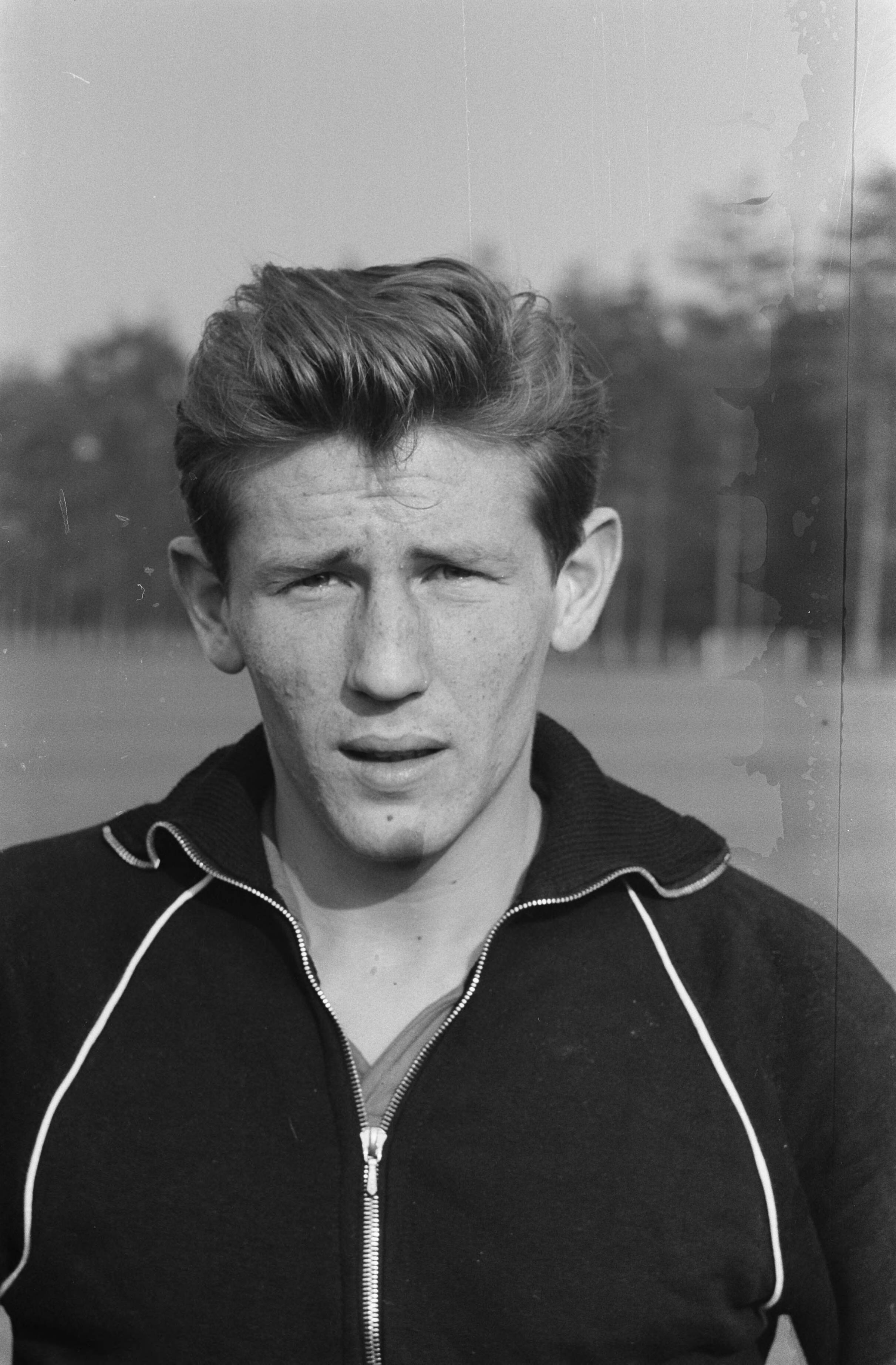 Fotocollectie Anefo — Het Nederlands elftal tegen België. Frans Geurtsen (Velox) — Foto: Pot, Harry / Anefo. Licentie: Set B: Rechtenvrij / Publiek Domein. Bron: Nationaal Archief. http://hdl.handle.net/10648/aa1aec5a-d0b4-102d-bcf8-003048976d84