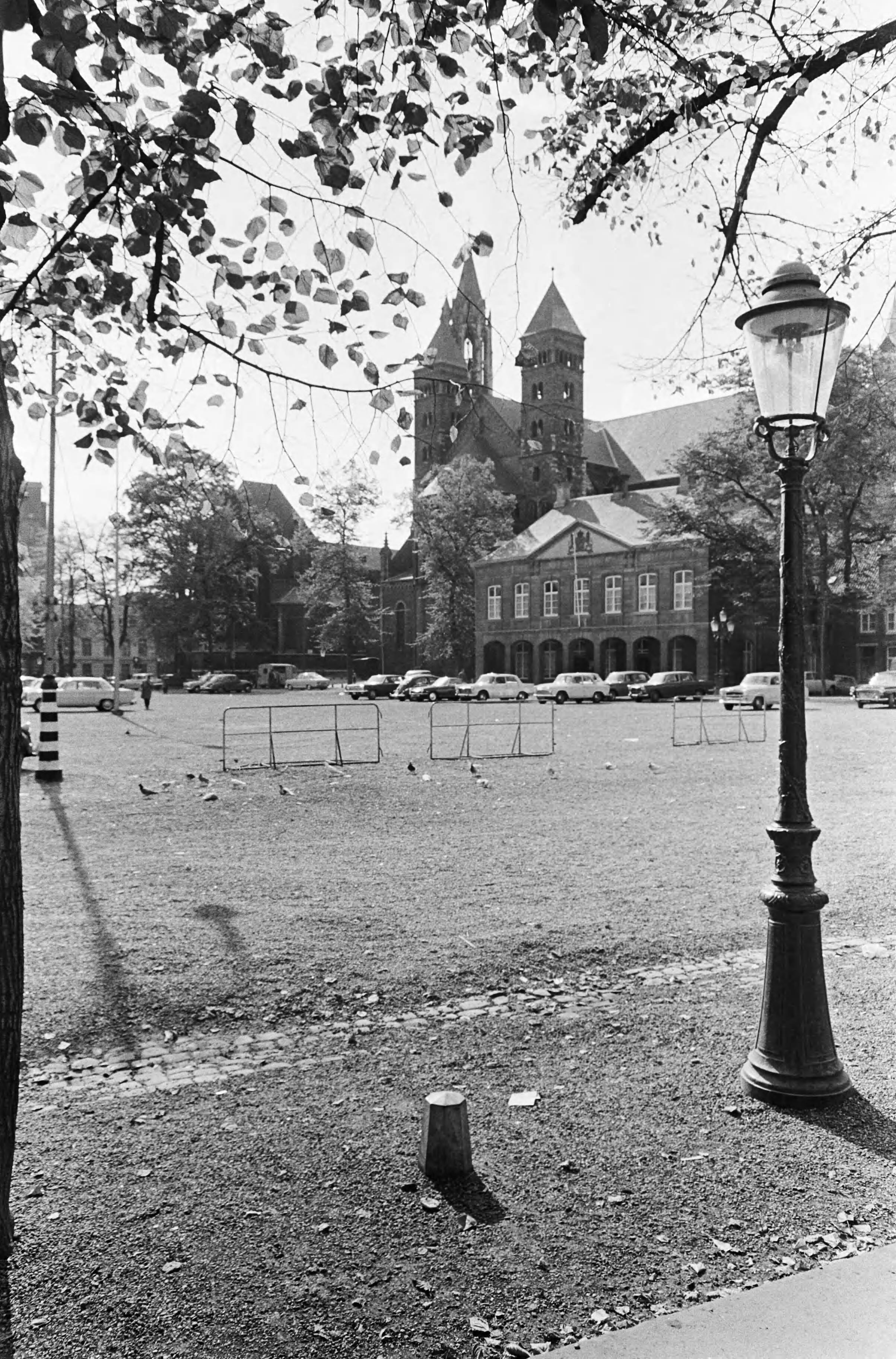 Fotocollectie Anefo — Maastricht, stadsgezichten — Foto: Nijs, Jac. de / Anefo. Licentie: Set B: Rechtenvrij / Publiek Domein. Bron: Nationaal Archief. http://hdl.handle.net/10648/ab29172a-d0b4-102d-bcf8-003048976d84