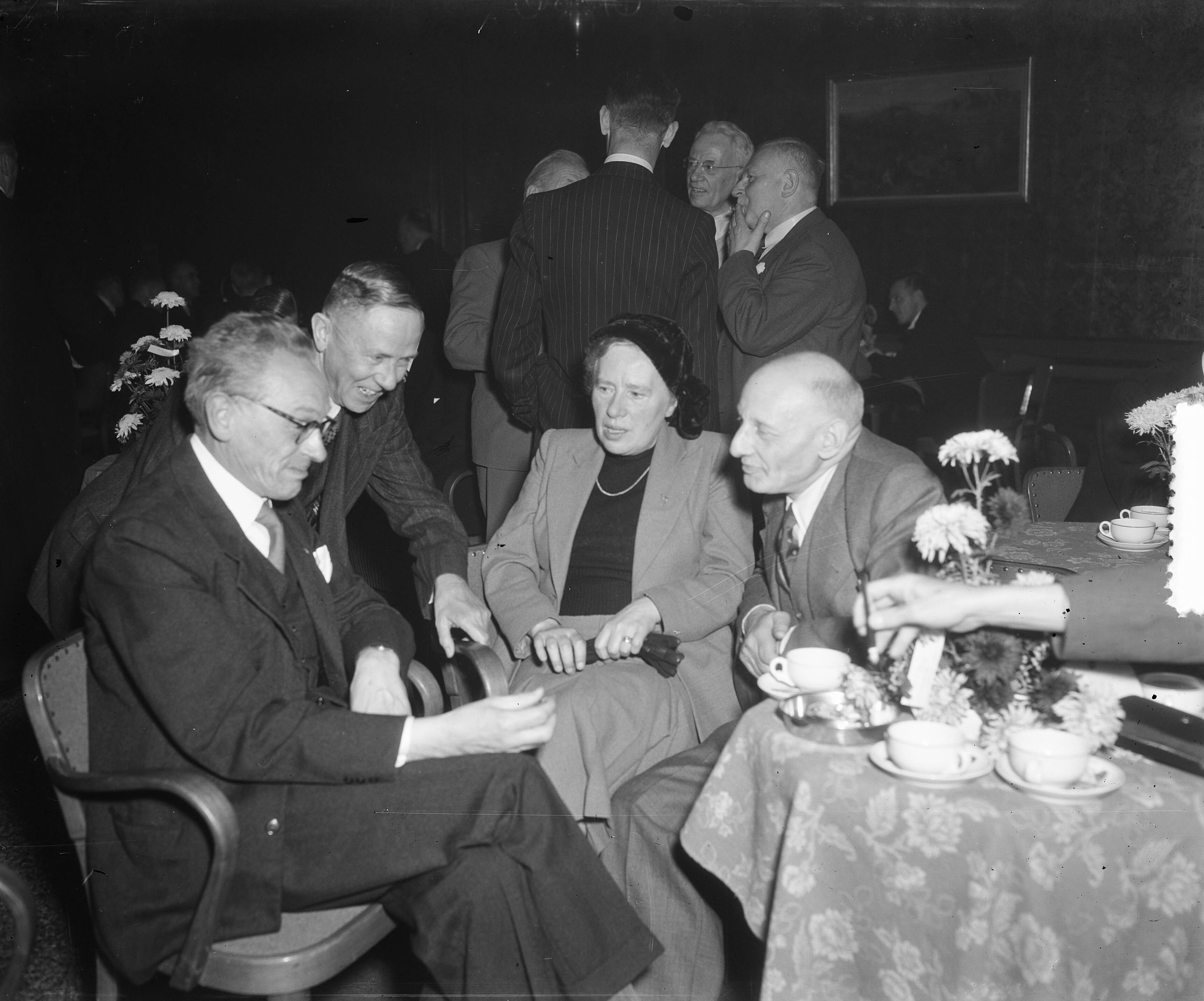 Jubileum HHV te Haarlem — Jubileum HHV te Haarlem. Diner — Foto: Duinen, H. van / Anefo. Licentie: Set B: Rechtenvrij / Publiek Domein. Bron: Nationaal Archief. http://hdl.handle.net/10648/a8f1e306-d0b4-102d-bcf8-003048976d84