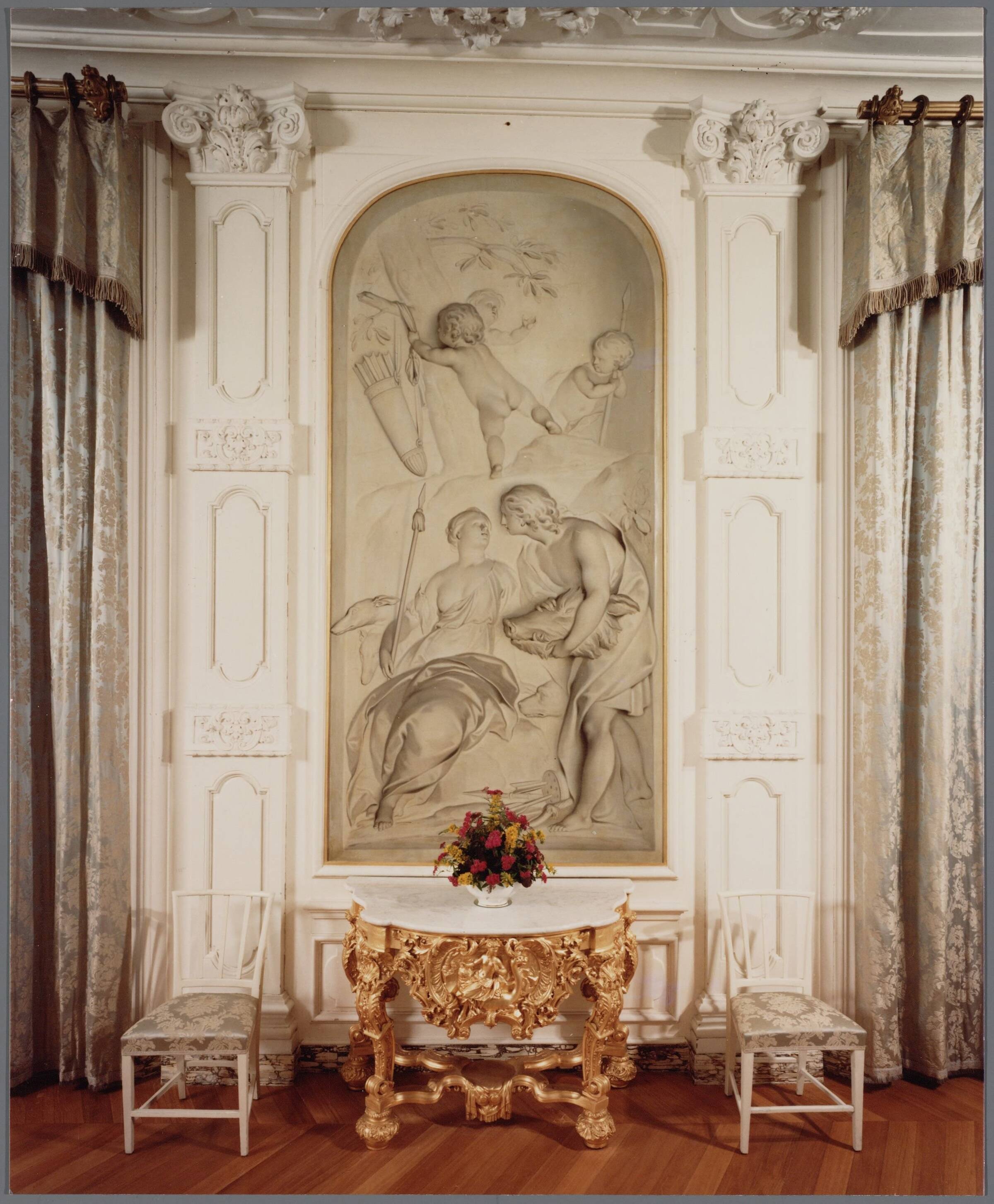 Paleis Huis ten Bosch te Den Haag — Witte Eetzaal — Foto: Hofmeester, Bart / RVD. Licentie: Set B: Rechtenvrij / Publiek Domein. Bron: Nationaal Archief. http://hdl.handle.net/10648/afa8999c-d0b4-102d-bcf8-003048976d84