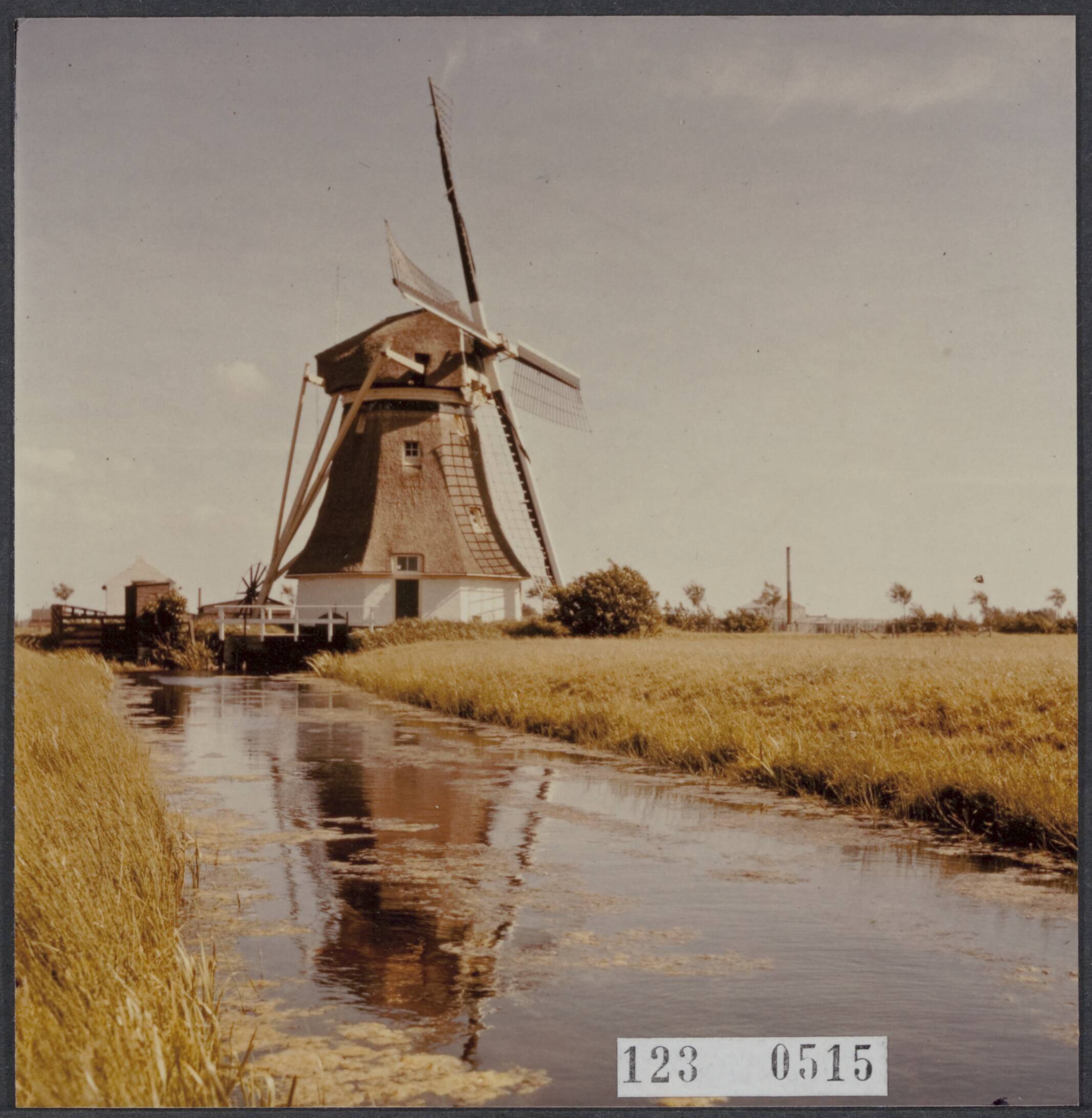 Fotocollectie Rijksvoorlichtingsdienst Eigen — Poldermolen "De Schaapweimolen" te Rijswijk (Zuid-Holland) — Foto: Rousel (repro) / RVD. Licentie: Set B: Rechtenvrij / Publiek Domein. Bron: Nationaal Archief. http://hdl.handle.net/10648/af2e2752-d0b4-102d-bcf8-003048976d84