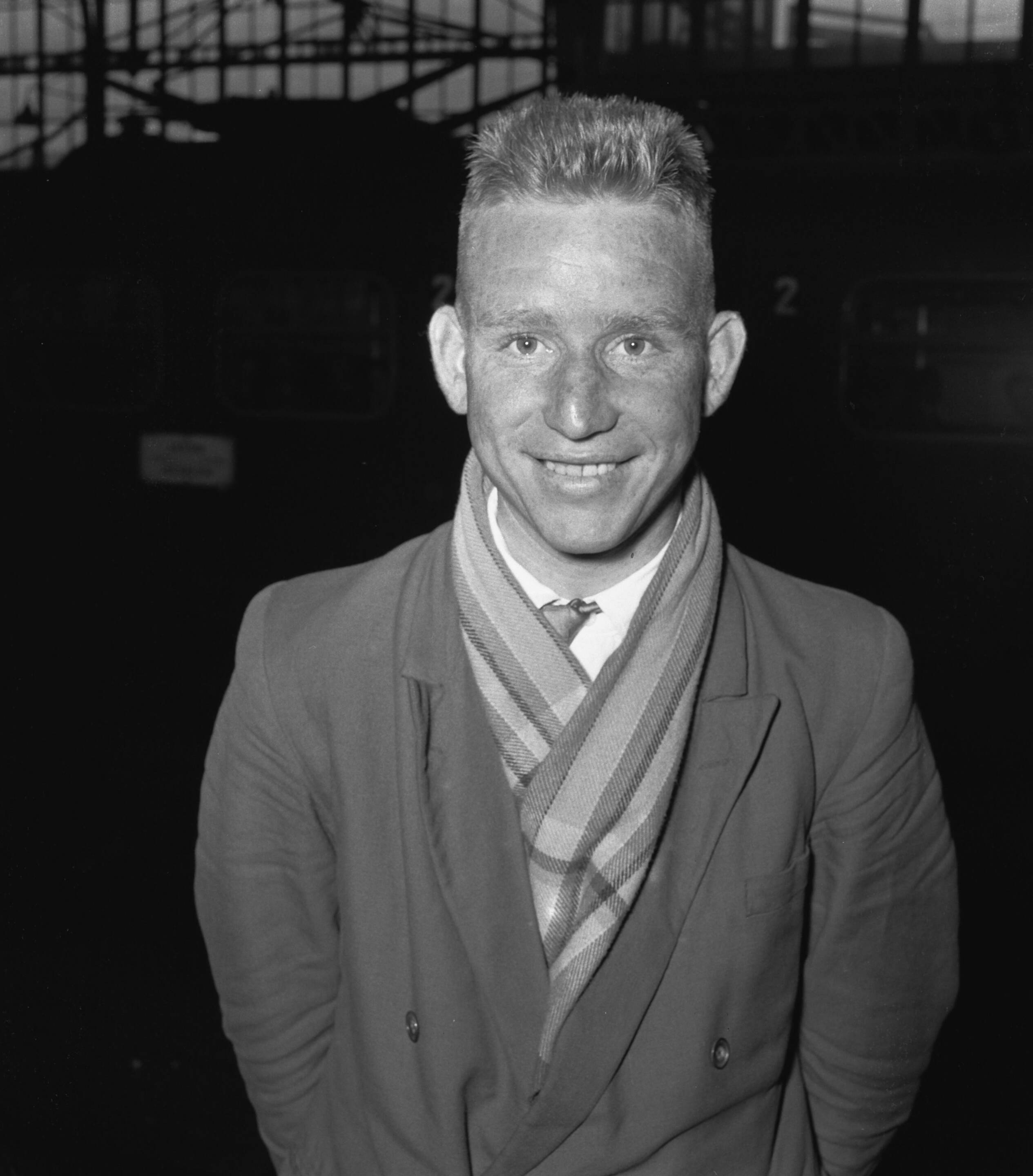 Fotocollectie Anefo — Vertrek wielrenners voor Ronde van Europa vanaf Utrecht CS. Piet van Est — Foto: Behrens, Herbert F. / Anefo. Licentie: Set B: Rechtenvrij / Publiek Domein. Bron: Nationaal Archief. http://hdl.handle.net/10648/a94cb9a2-d0b4-102d-bcf8-003048976d84