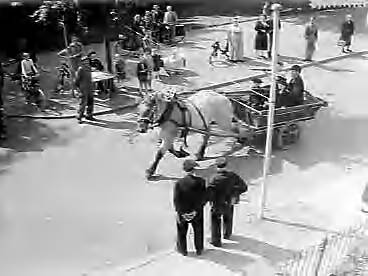 Fotocollectie Anefo — Ringrijdag in sjeesjes in Middelburg — Foto: Noske, J.D. / Anefo. Licentie: Set B: Rechtenvrij / Publiek Domein. Bron: Nationaal Archief. http://hdl.handle.net/10648/a9815806-d0b4-102d-bcf8-003048976d84