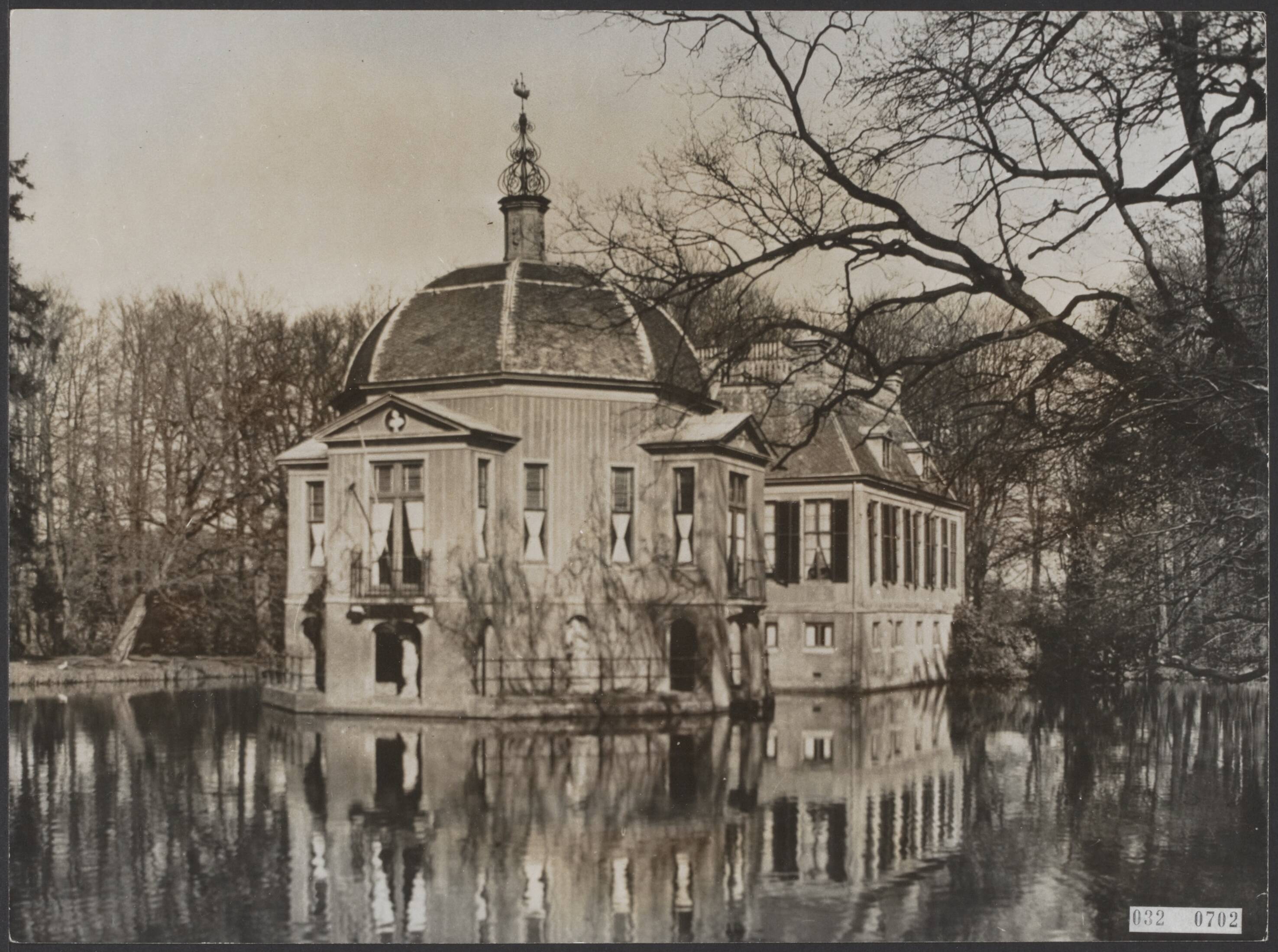 Fotocollectie Elsevier Binnenland — Huis De Trompenburgh te 's-Graveland — Foto: Fotopersbureau "Holland". Licentie: Set B: Rechtenvrij / Publiek Domein. Bron: Nationaal Archief. http://hdl.handle.net/10648/ade49476-d0b4-102d-bcf8-003048976d84