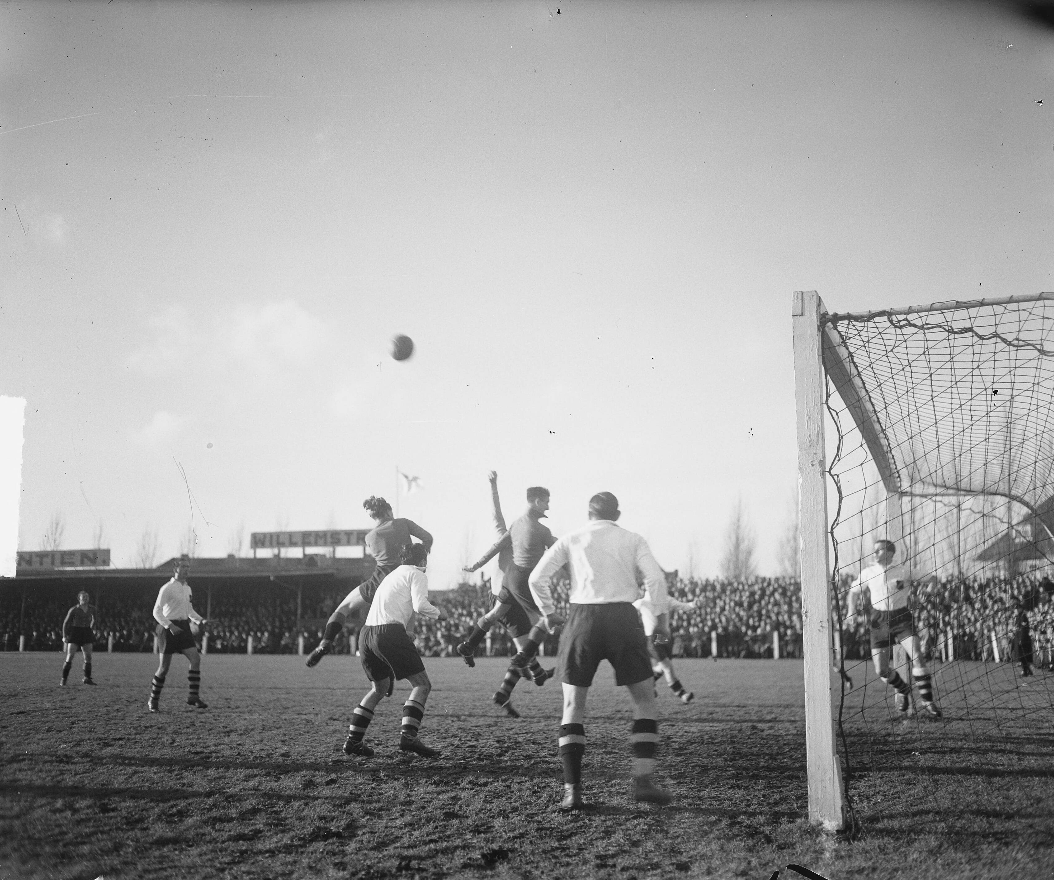 Fotocollectie Anefo — NAC tegen BVV 0-2 — Foto: Merk, Ben / Anefo. Licentie: Set B: Rechtenvrij / Publiek Domein. Bron: Nationaal Archief. http://hdl.handle.net/10648/a8c1f2ea-d0b4-102d-bcf8-003048976d84