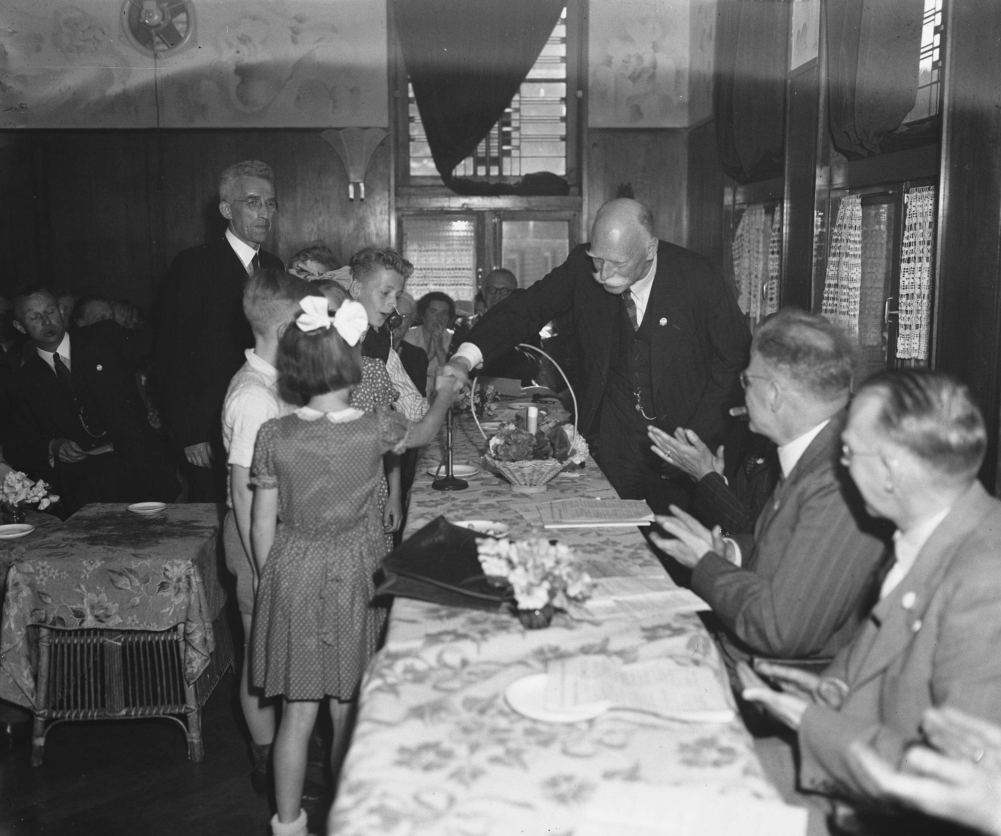Fotocollectie Anefo — Vereniging Kinderherstellingsoorden Voorburg — Foto: Merk, Ben / Anefo. Licentie: Set B: Rechtenvrij / Publiek Domein. Bron: Nationaal Archief. http://hdl.handle.net/10648/a8b72dd8-d0b4-102d-bcf8-003048976d84