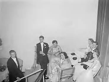 Fotocollectie Anefo — Lustrumviering van de tandheelkundige studentenvereniging "John Tomes" te Utrecht — Foto: Bilsen, Joop van / Anefo. Licentie: Set B: Rechtenvrij / Publiek Domein. Bron: Nationaal Archief. http://hdl.handle.net/10648/a96e667e-d0b4-102d-bcf8-003048976d84
