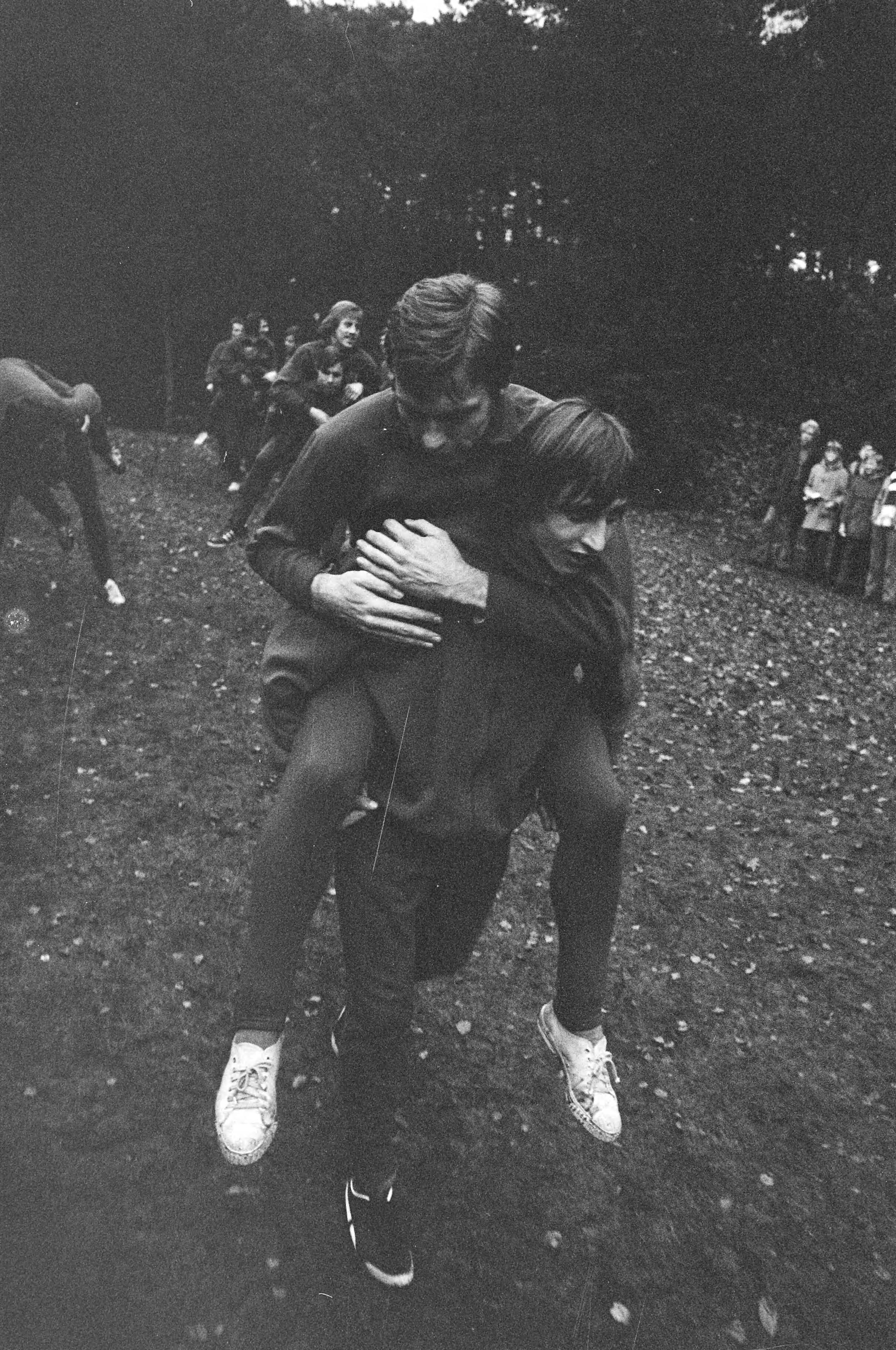 Fotocollectie Anefo — Nederlands elftal bijeen, voor vriendschappelijke wedstrijd tegen Roemenie, in Zeist — Foto: Verhoeff, Bert / Anefo. Licentie: Set B: Rechtenvrij / Publiek Domein. Bron: Nationaal Archief. http://hdl.handle.net/10648/ababba86-d0b4-102d-bcf8-003048976d84