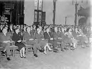 Fotocollectie Anefo — Prins Bernhard opent tweede Europese reclamecongres in de Ridderzaal te Den Haag — Foto: Behrens, Herbert F. / Anefo. Licentie: Set B: Rechtenvrij / Publiek Domein. Bron: Nationaal Archief. http://hdl.handle.net/10648/a969aad0-d0b4-102d-bcf8-003048976d84