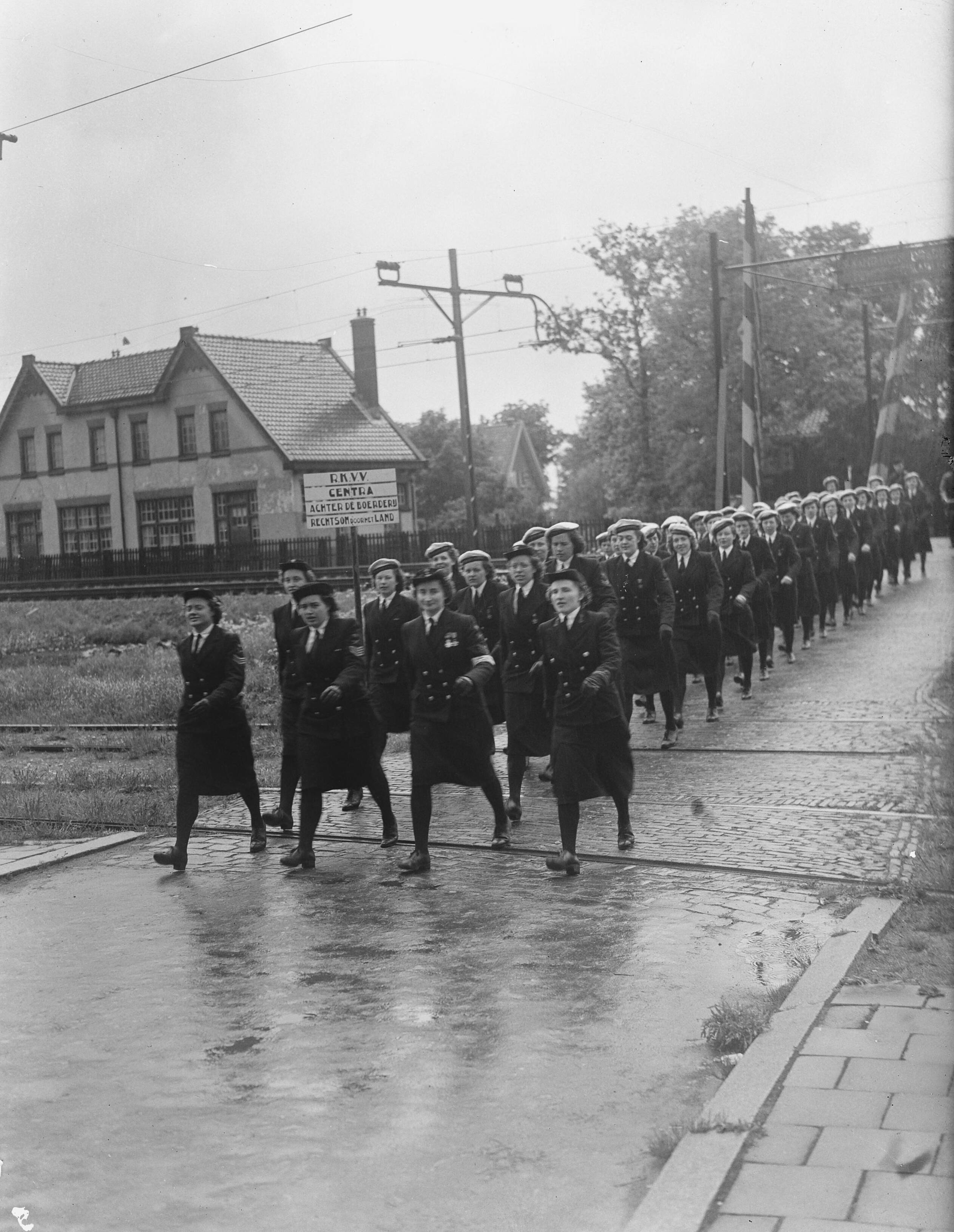 Fotocollectie Anefo — N. J. V. Musch Den Haag Marvo — Foto: Oorschot, […] van / Anefo. Licentie: Set B: Rechtenvrij / Publiek Domein. Bron: Nationaal Archief. http://hdl.handle.net/10648/a8c85d9c-d0b4-102d-bcf8-003048976d84