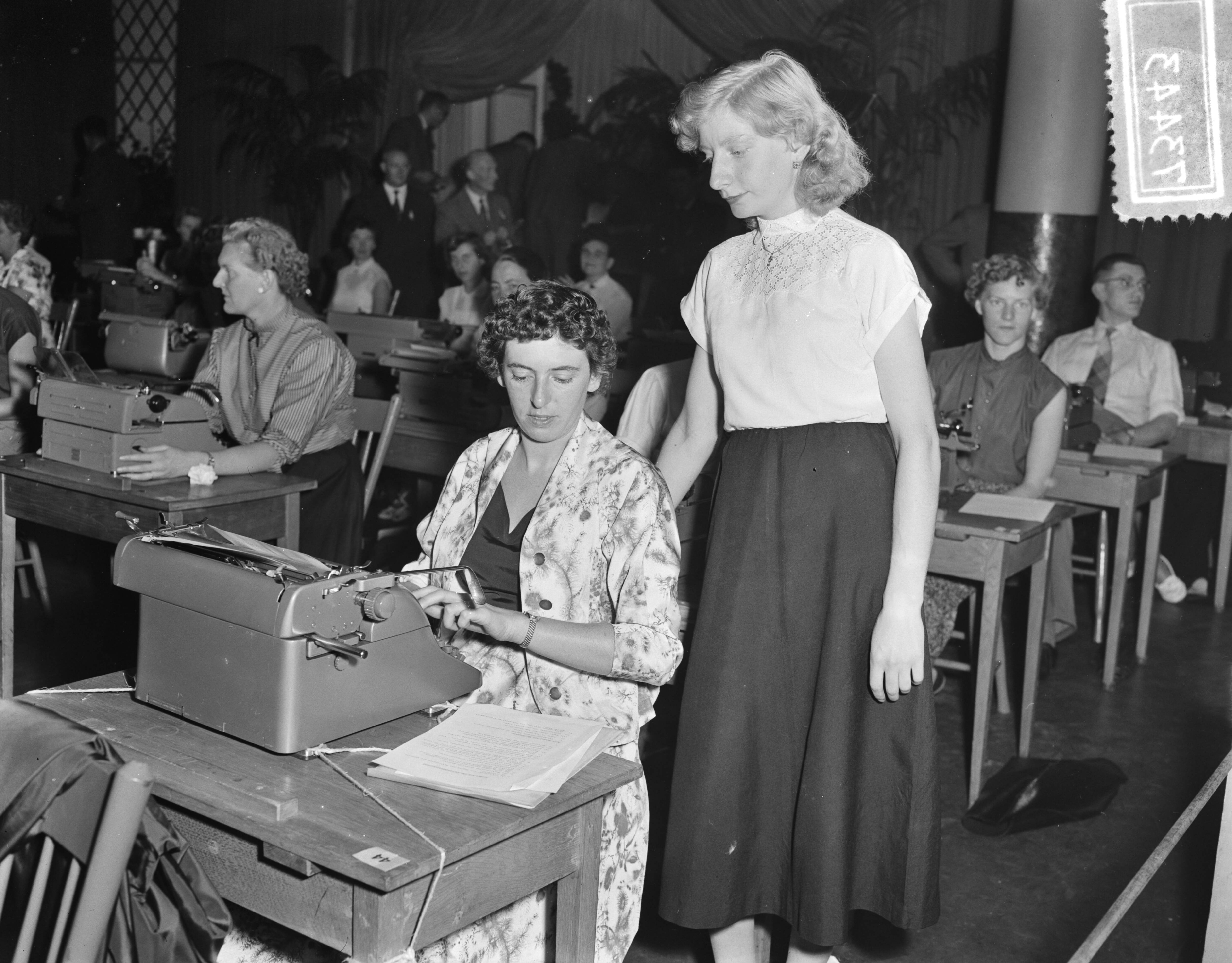 Fotocollectie Anefo — Kampioenschap typen in Den Haag. Tijdens de wedstrijd — Foto: Pot, Harry / Anefo. Licentie: Set B: Rechtenvrij / Publiek Domein. Bron: Nationaal Archief. http://hdl.handle.net/10648/a93b7746-d0b4-102d-bcf8-003048976d84