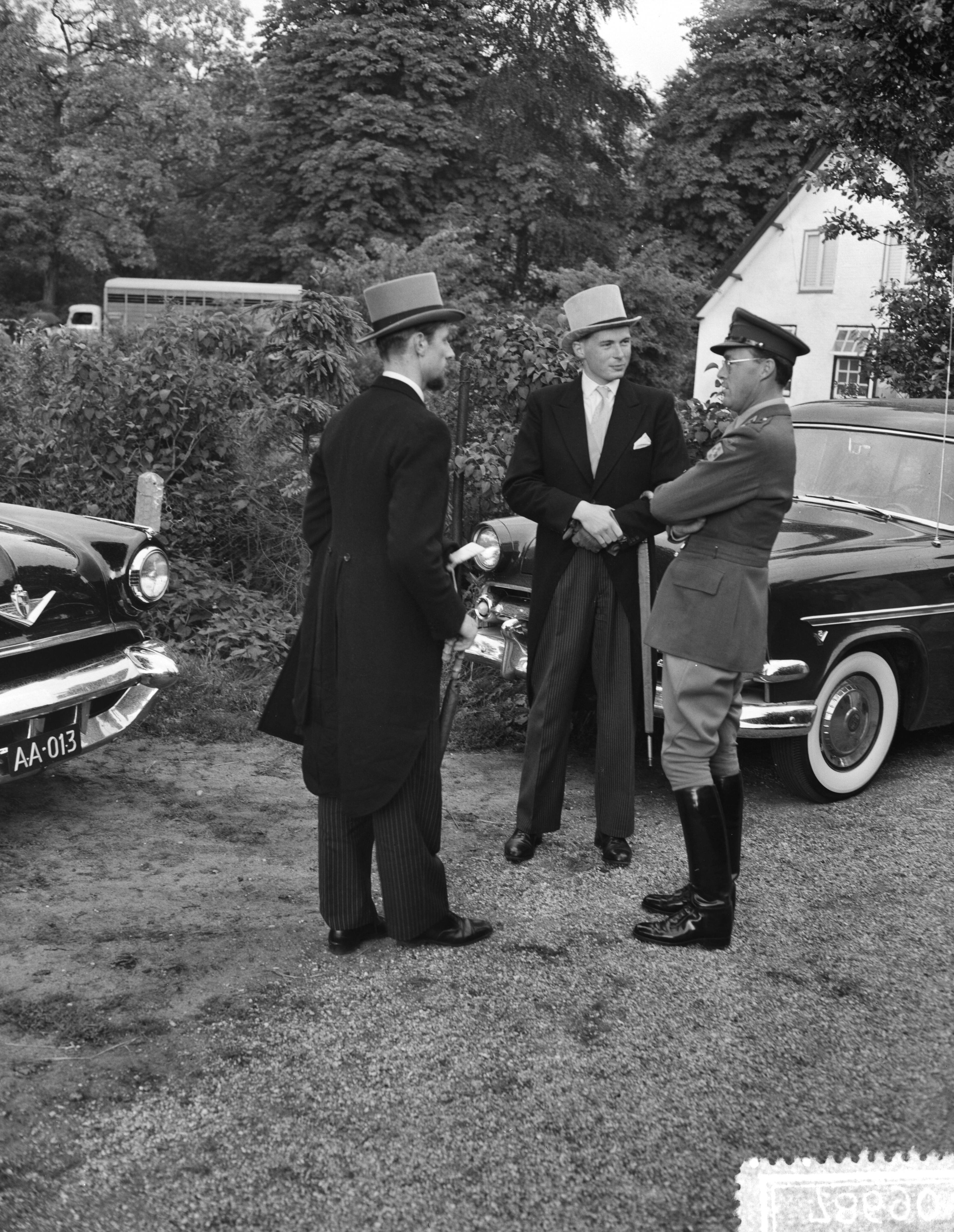 Lustrum USC Utrecht (1956) — Dressuur en Concours Hippique te Lage Vuursche t.g.v. lustrum USC. Prins Bernhard was aanwezig — Foto: Rossem, Wim van / Anefo. Licentie: Set B: Rechtenvrij / Publiek Domein. Bron: Nationaal Archief. http://hdl.handle.net/10648/a94b1458-d0b4-102d-bcf8-003048976d84