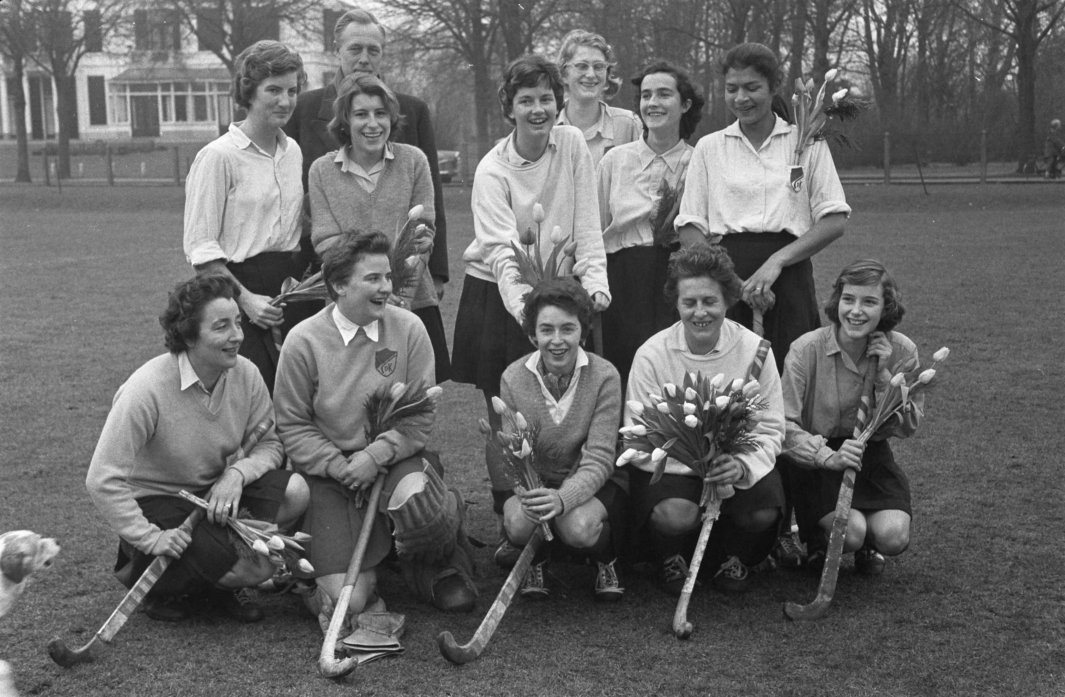 Fotocollectie Anefo — Dameshockey. BDHC tegen Kieviten 0-3, Kieviten uit Wassenaar kampioen — Foto: Pot, Harry / Anefo. Licentie: Set B: Rechtenvrij / Publiek Domein. Bron: Nationaal Archief. http://hdl.handle.net/10648/a9a817ca-d0b4-102d-bcf8-003048976d84
