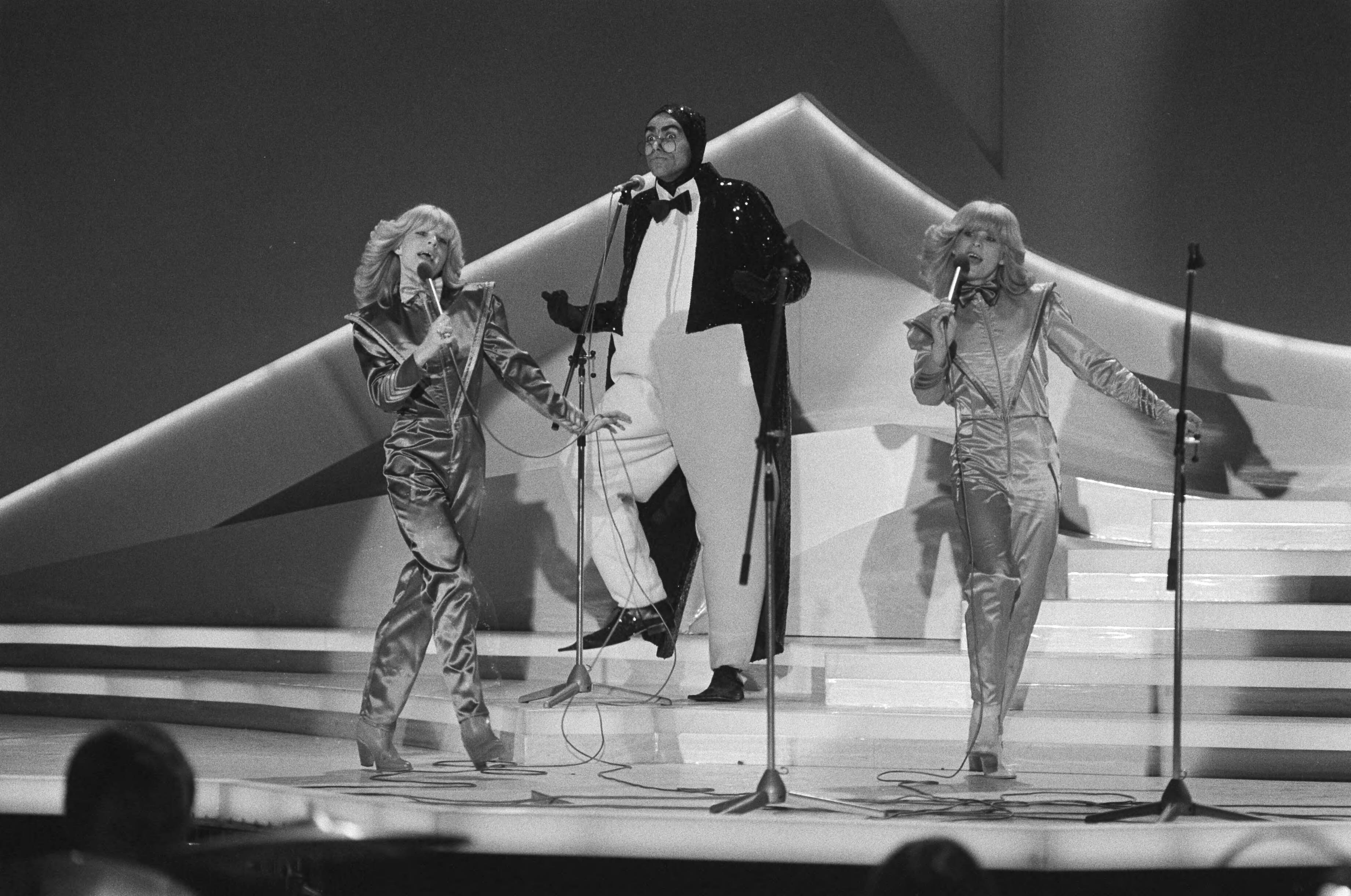 Eurovisie Songfestival 1980 — Deelnemers Eurovisie Song Festival in Den Haag ; Sophie en Magali (Luxemburg) — Foto: Dijk, Hans van / Anefo. Licentie: Set B: Rechtenvrij / Publiek Domein. Bron: Nationaal Archief. http://hdl.handle.net/10648/acdeba52-d0b4-102d-bcf8-003048976d84