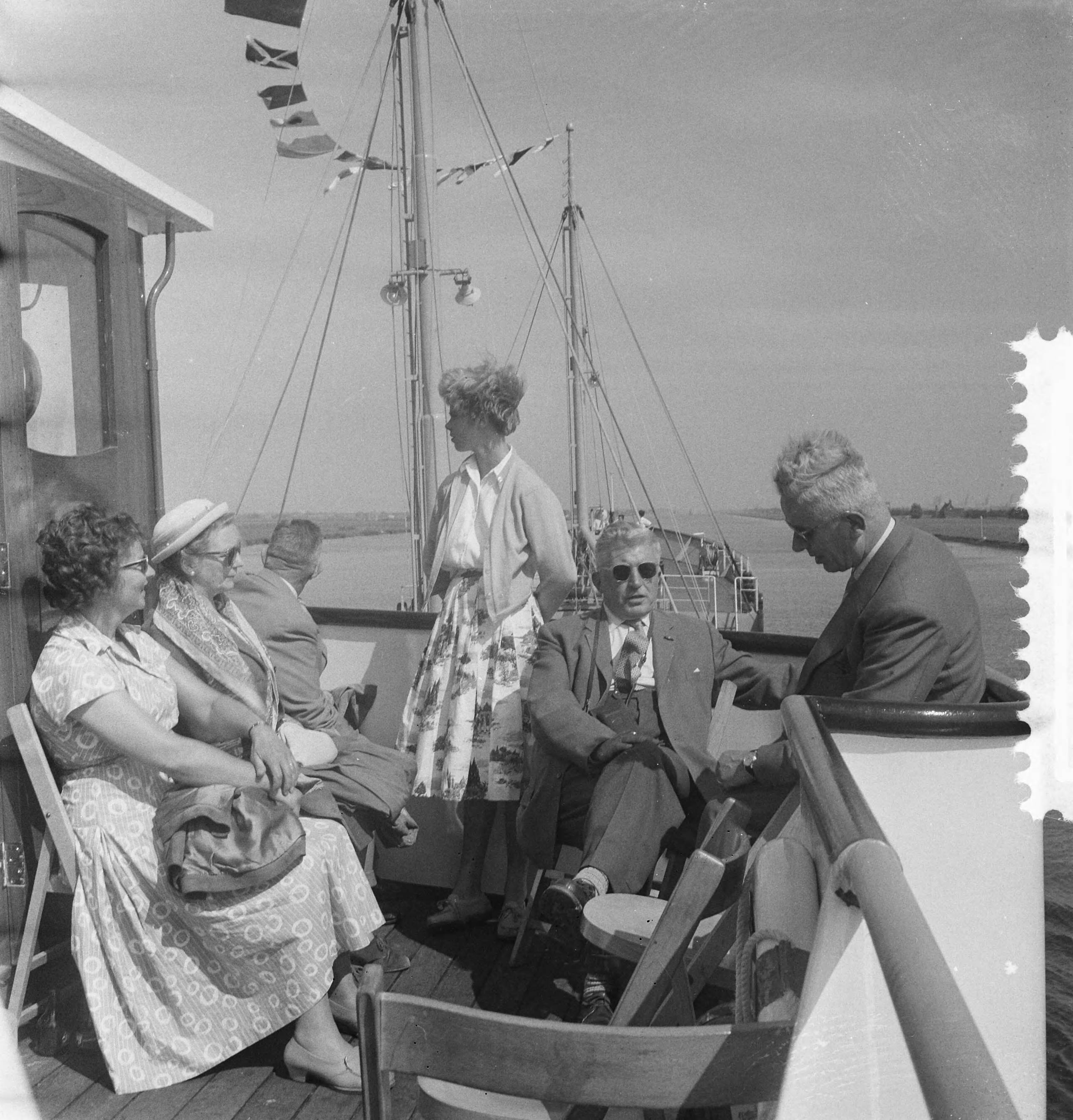 Fotocollectie Anefo — Proefvaart en overdracht van de "Spolando" bij de Zaanlandse Scheepsbouw Maatschappij te Zaandam — Foto: Rossem, Wim van / Anefo. Licentie: Set B: Rechtenvrij / Publiek Domein. Bron: Nationaal Archief. http://hdl.handle.net/10648/a980ccc4-d0b4-102d-bcf8-003048976d84