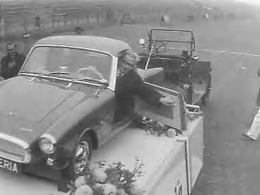 Fotocollectie Anefo — Demonstratie van de Citeria, een Nederlandse sportwagen met plastic carrosserie, ontworpen en gemaakt door automobielbedrijf Van Beekum, op het circuit van Zandvoort. In de auto ontwerper L.J. van Beekum — Foto: Pot, Harry / Anefo. Licentie: Set B: Rechtenvrij / Publiek Domein. Bron: Nationaal Archief. http://hdl.handle.net/10648/ad78d0ba-d0b4-102d-bcf8-003048976d84