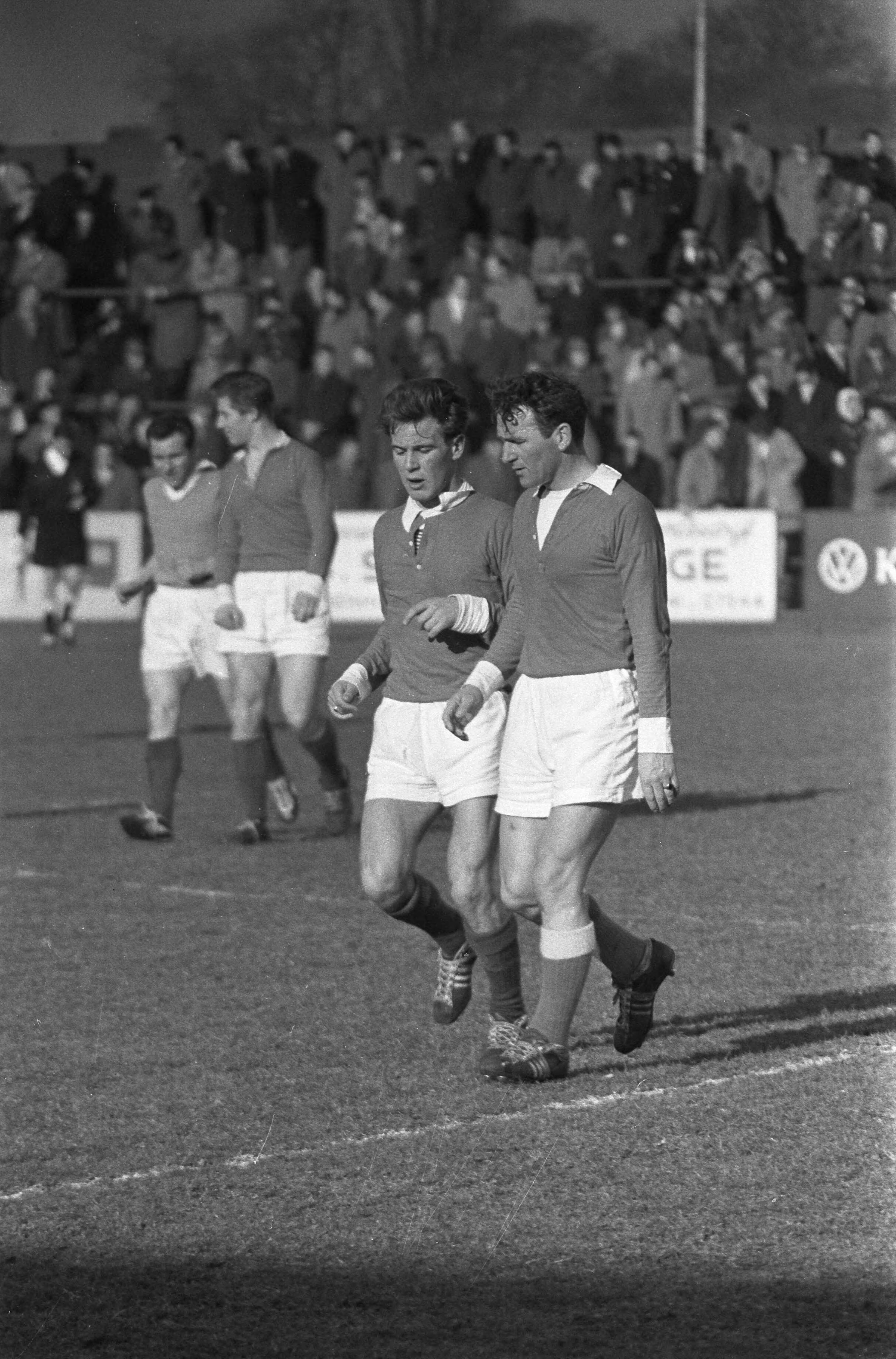 Fotocollectie Anefo — Voetbal. RCH tegen Hermes DVS 1-2 Vader een zoon Biesbrouck samen in actie voor RCH — Foto: Pot, Harry / Anefo. Licentie: Set B: Rechtenvrij / Publiek Domein. Bron: Nationaal Archief. http://hdl.handle.net/10648/a9a78e68-d0b4-102d-bcf8-003048976d84