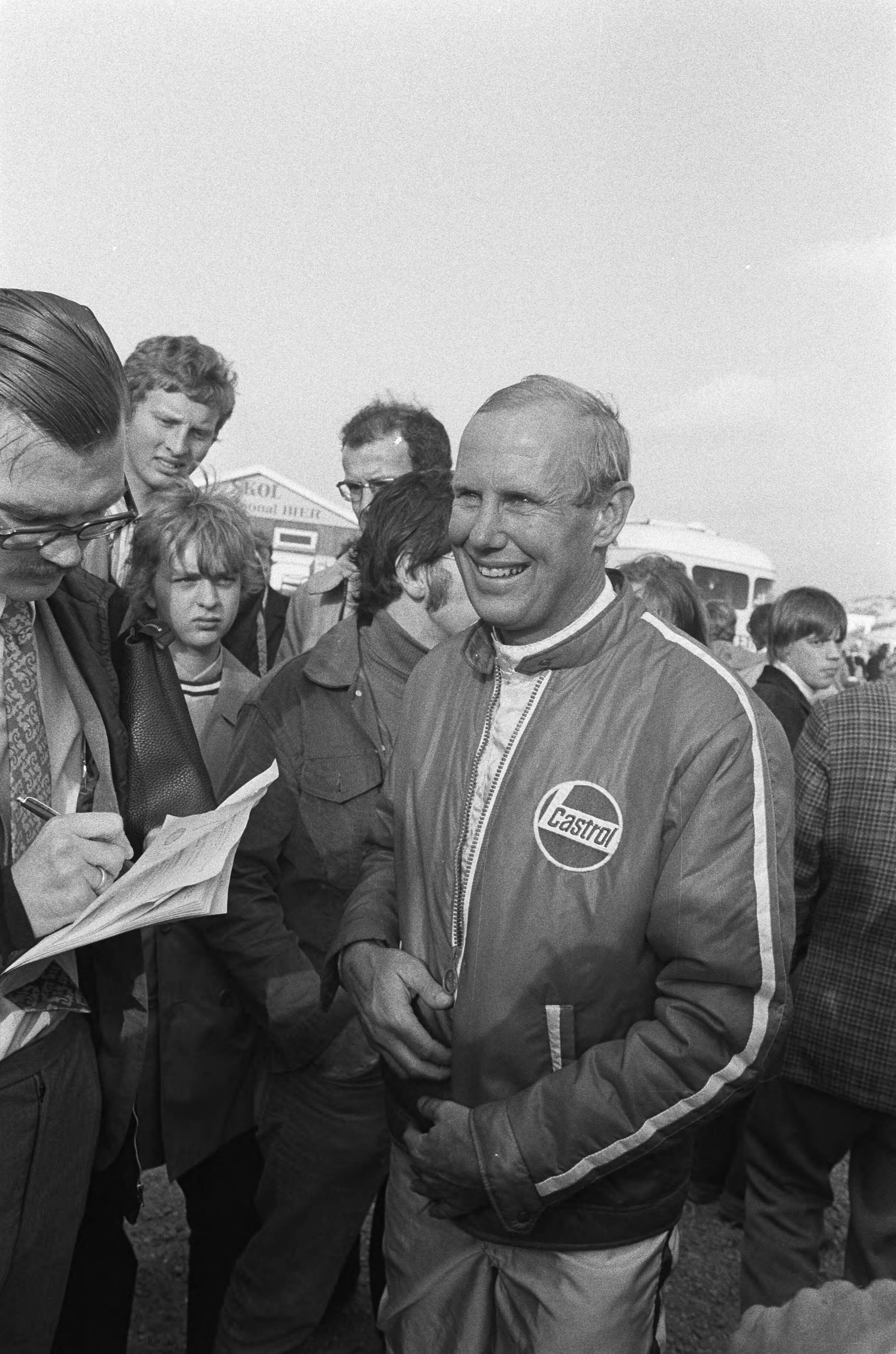 Fotocollectie Anefo — Autoraces Zandvoort — Foto: Mieremet, Rob / Anefo. Licentie: Set B: Rechtenvrij / Publiek Domein. Bron: Nationaal Archief. http://hdl.handle.net/10648/abd2c13a-d0b4-102d-bcf8-003048976d84
