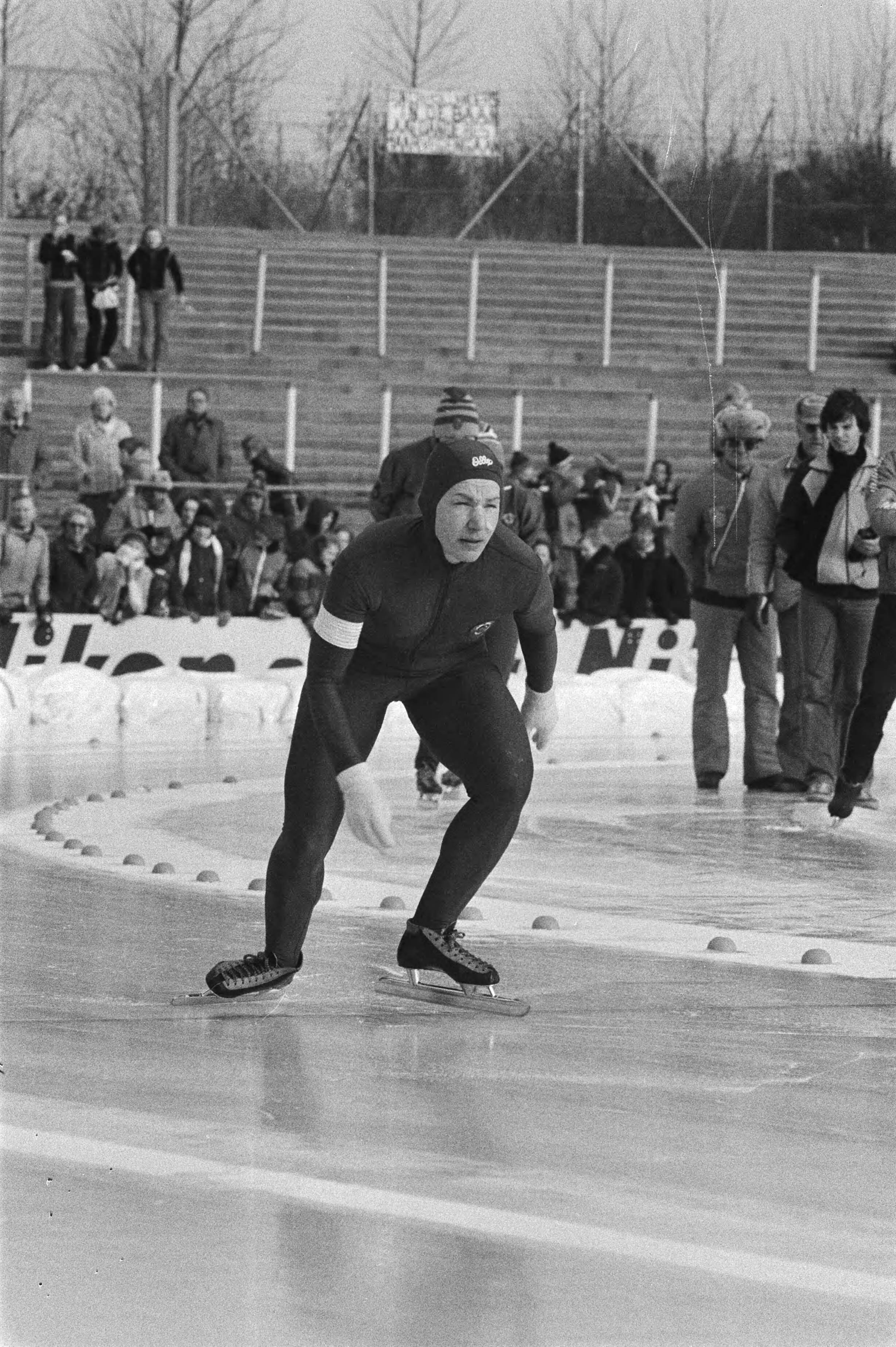 Fotocollectie Anefo — Wereldkampioenschappen schaatsen dames allround in Den Haag. Tatyana Averina (Sovjet-Unie) in actie. — Foto: Suyk, Koen / Anefo. Licentie: Set B: Rechtenvrij / Publiek Domein. Bron: Nationaal Archief. http://hdl.handle.net/10648/acc3b946-d0b4-102d-bcf8-003048976d84
