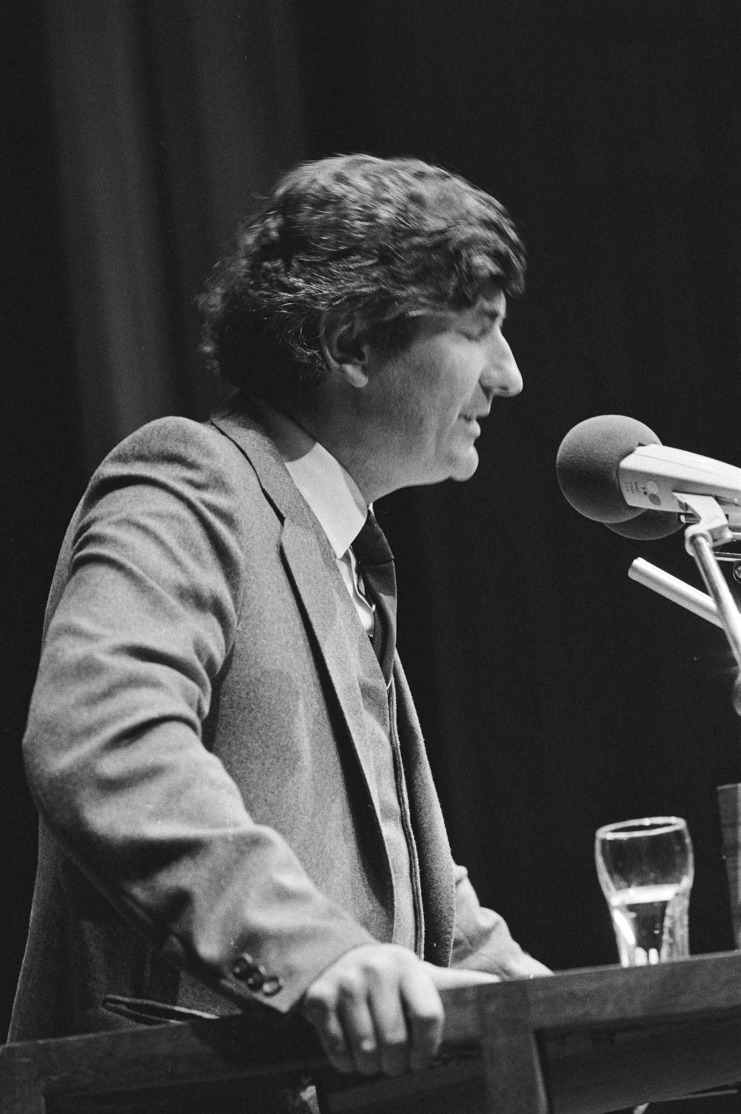 Fotocollectie Anefo — Fusie congres CDA in Den Haag , Lubbers aan het woord — Foto: Antonisse, Marcel / Anefo. Licentie: Set B: Rechtenvrij / Publiek Domein. Bron: Nationaal Archief. http://hdl.handle.net/10648/acea937c-d0b4-102d-bcf8-003048976d84