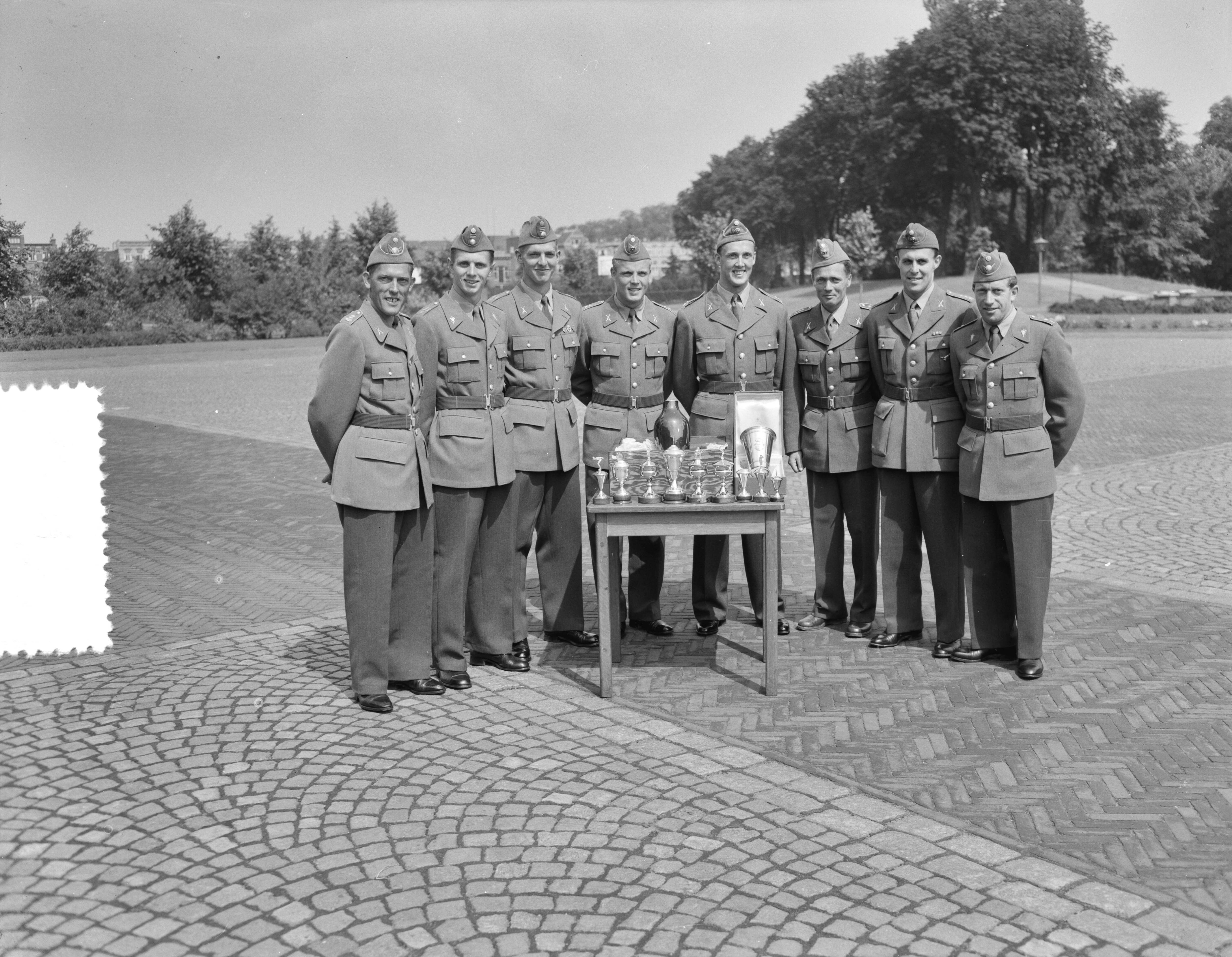 Fotocollectie Anefo — KMA Breda. Sluiting en prijsuitreiking van de Internationale Militaire Vijfkamp — Foto: Noske, J.D. / Anefo. Licentie: Set B: Rechtenvrij / Publiek Domein. Bron: Nationaal Archief. http://hdl.handle.net/10648/a93975ea-d0b4-102d-bcf8-003048976d84