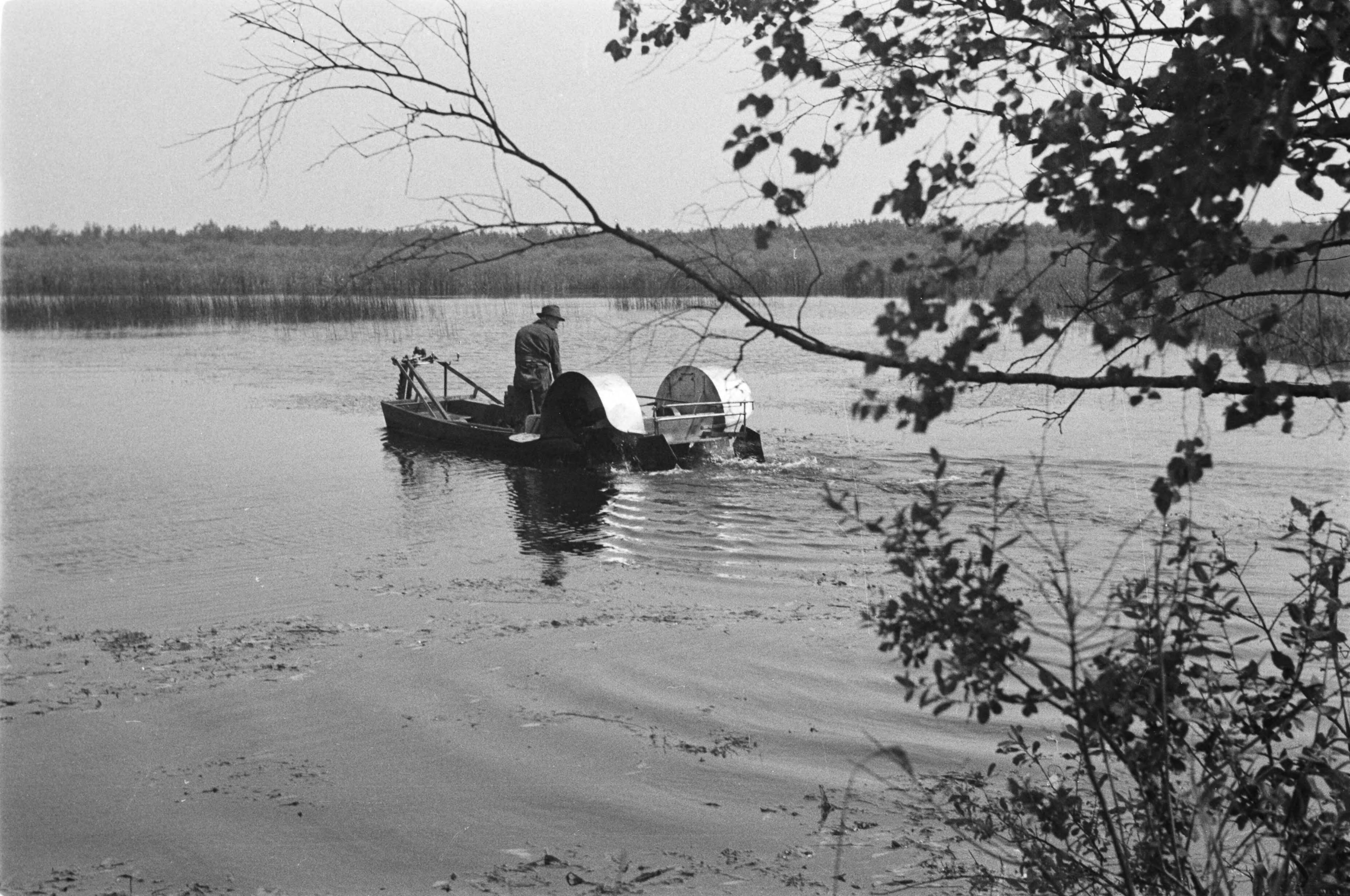 Fotocollectie Nederlandse Heidemaatschappij — Gulpen|visserij |viskwekerijen — Foto: Fotograaf Onbekend / Heidemij. Licentie: Set B: Rechtenvrij / Publiek Domein. Bron: Nationaal Archief. http://hdl.handle.net/10648/ae89da58-d0b4-102d-bcf8-003048976d84