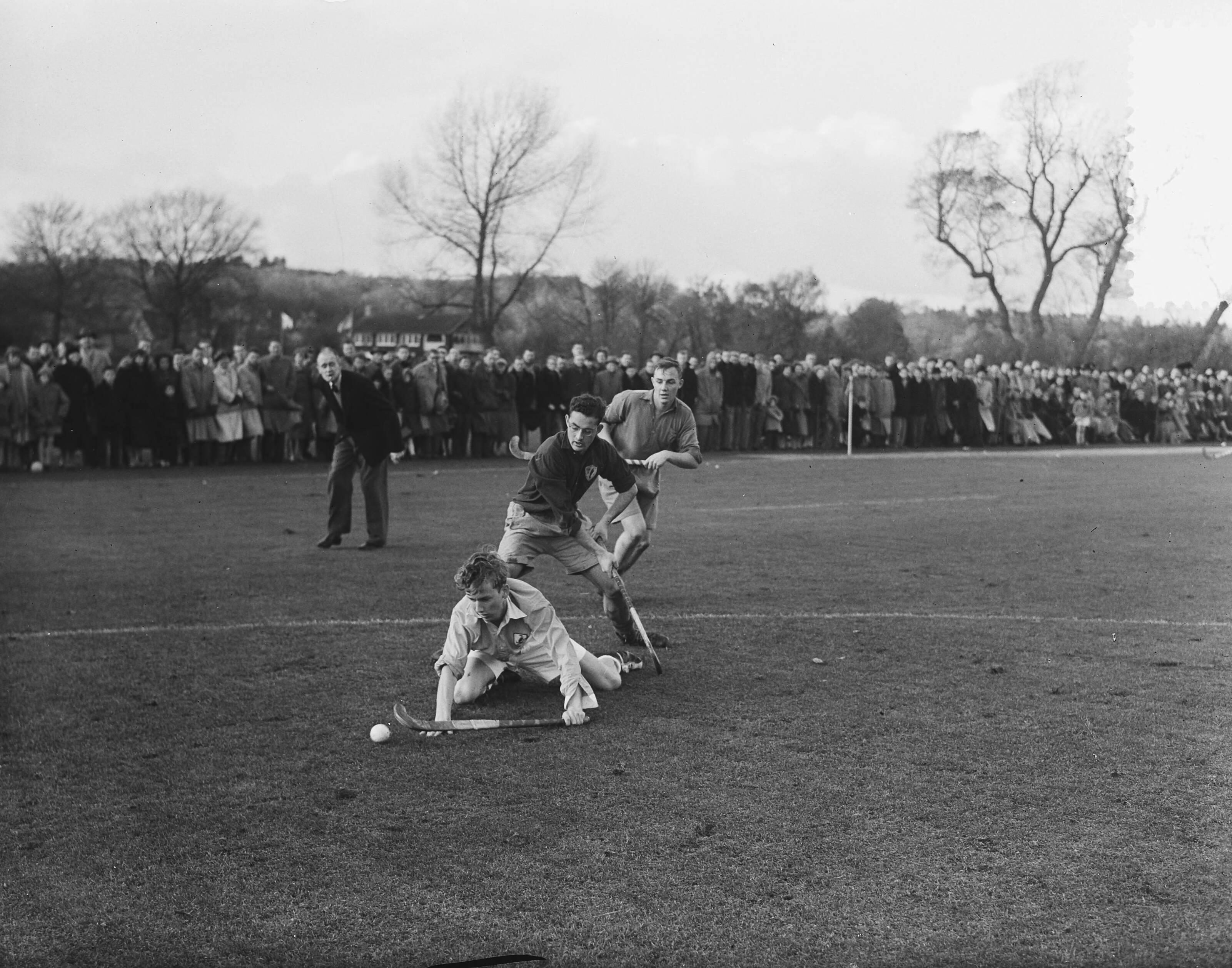 Fotocollectie Anefo — Hockey. BMHC tegen HHYC 2-1. Spelmoment — Foto: Duinen, H. van / Anefo. Licentie: Set B: Rechtenvrij / Publiek Domein. Bron: Nationaal Archief. http://hdl.handle.net/10648/a92cdfc4-d0b4-102d-bcf8-003048976d84