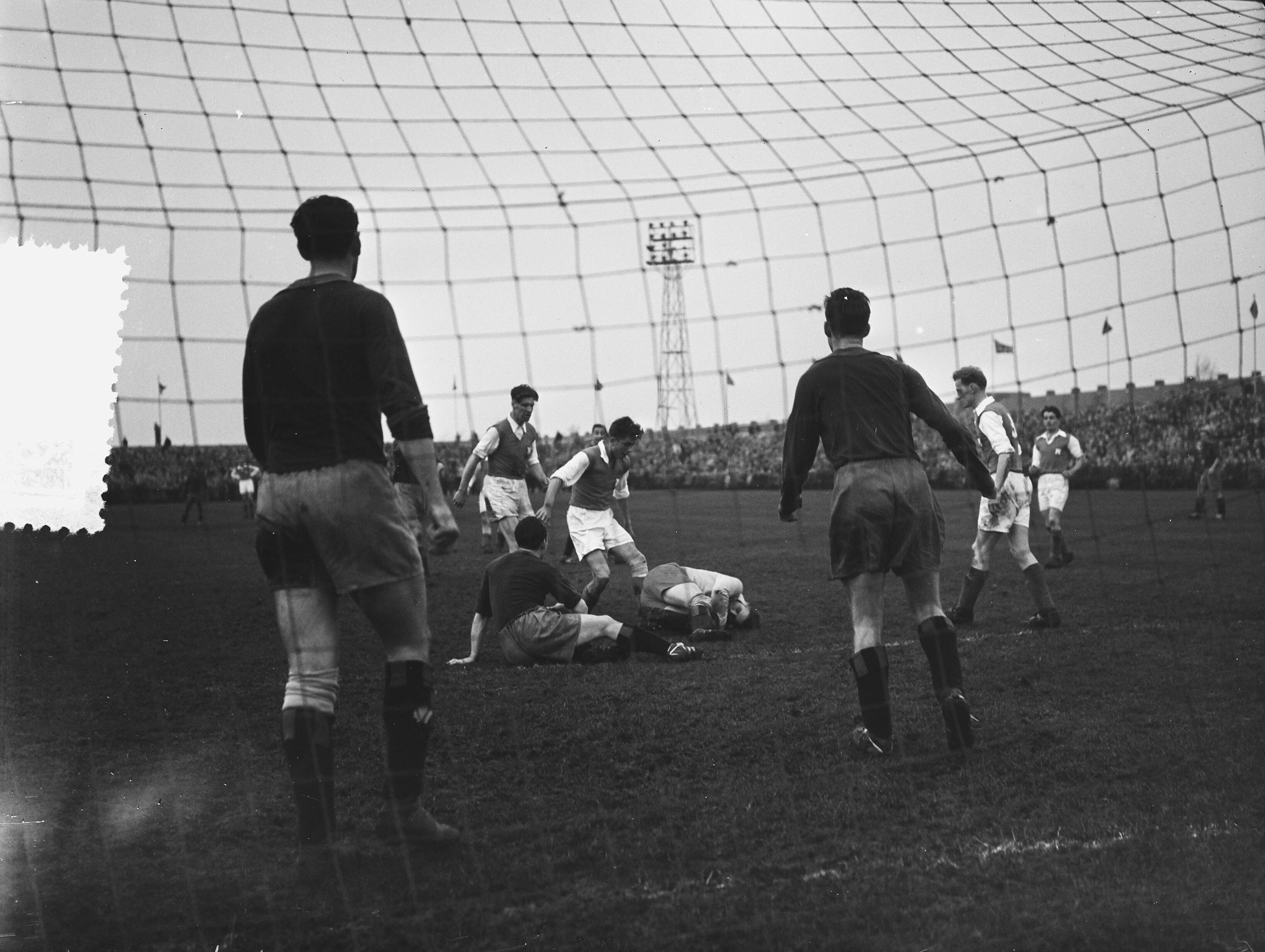 Fotocollectie Anefo — Voetbal. Haarlem tegen Alkmaar 2-1. Spelmoment — Foto: Bilsen, Joop van / Anefo. Licentie: Set B: Rechtenvrij / Publiek Domein. Bron: Nationaal Archief. http://hdl.handle.net/10648/a92d9ca2-d0b4-102d-bcf8-003048976d84