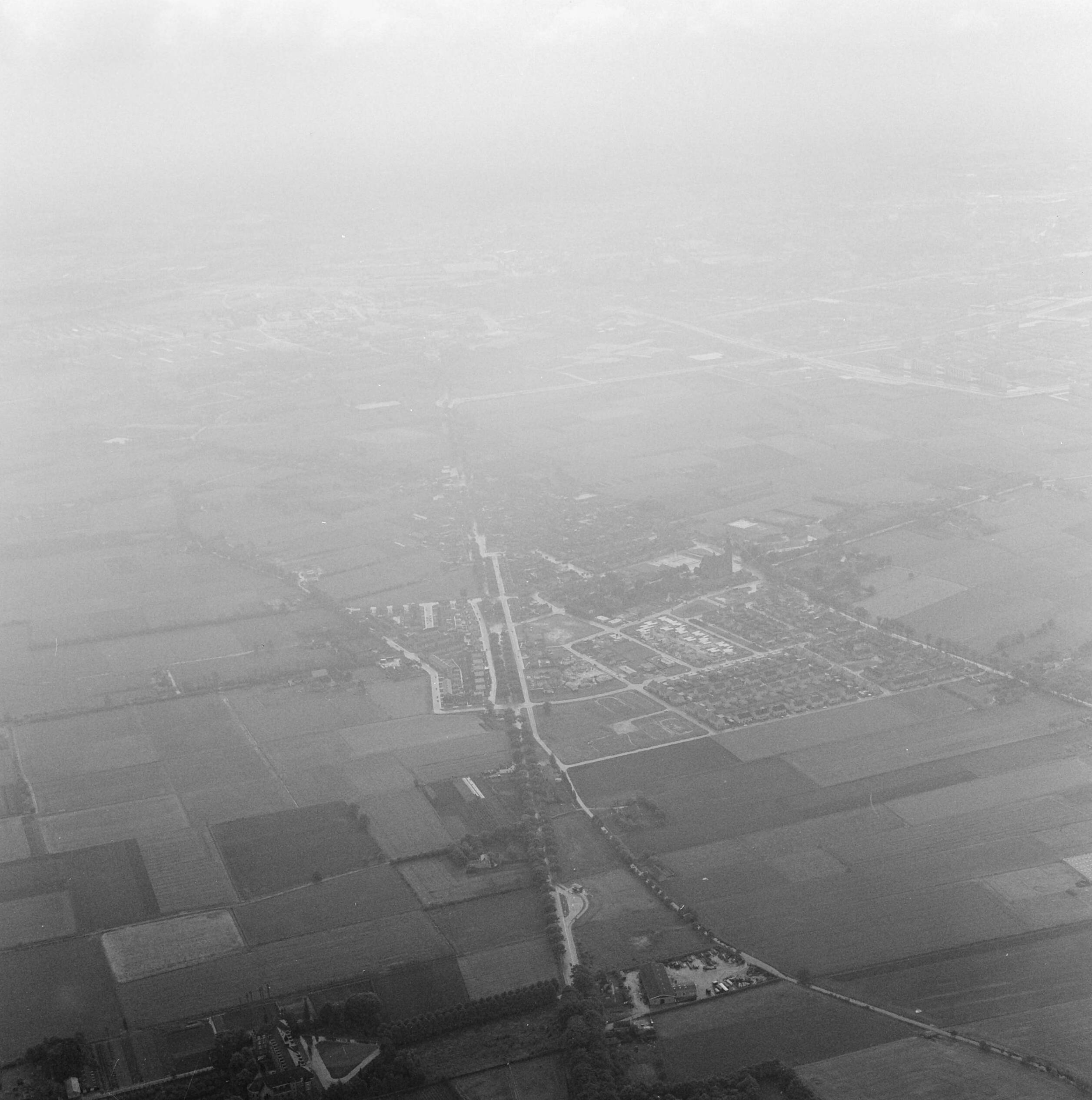 Fotocollectie Nederlandse Heidemaatschappij — Luchtopname. Teteringen — Foto: Fotograaf Onbekend / Heidemij. Licentie: Set B: Rechtenvrij / Publiek Domein. Bron: Nationaal Archief. http://hdl.handle.net/10648/ae500e54-d0b4-102d-bcf8-003048976d84