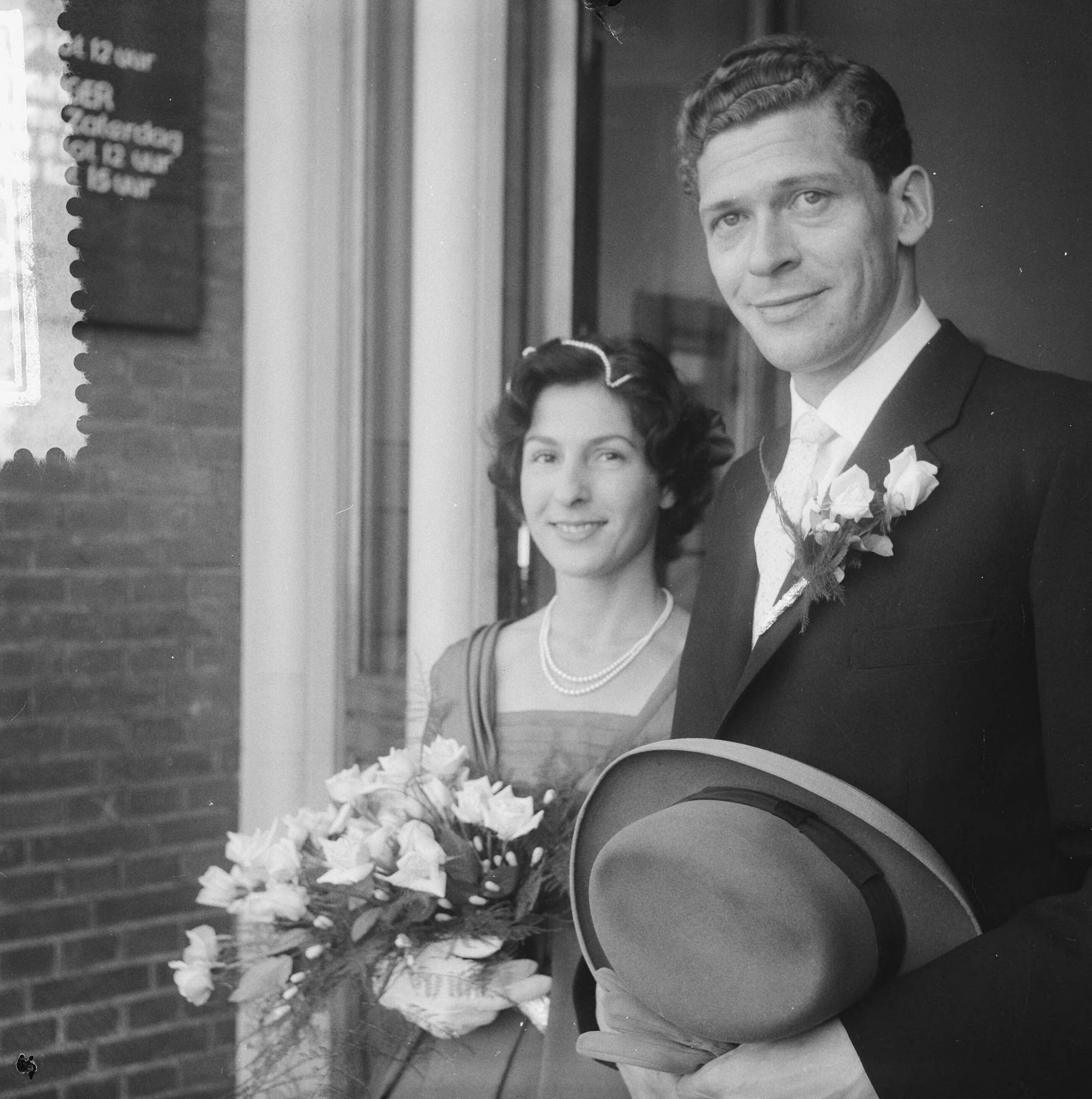 Fotocollectie Anefo — Huwelijk van AVRO-omroepster Ilse Wessel en zanger Jaap Dubbelboer te Baarn — Foto: Noske, J.D. / Anefo. Licentie: Set B: Rechtenvrij / Publiek Domein. Bron: Nationaal Archief. http://hdl.handle.net/10648/a9992fb2-d0b4-102d-bcf8-003048976d84