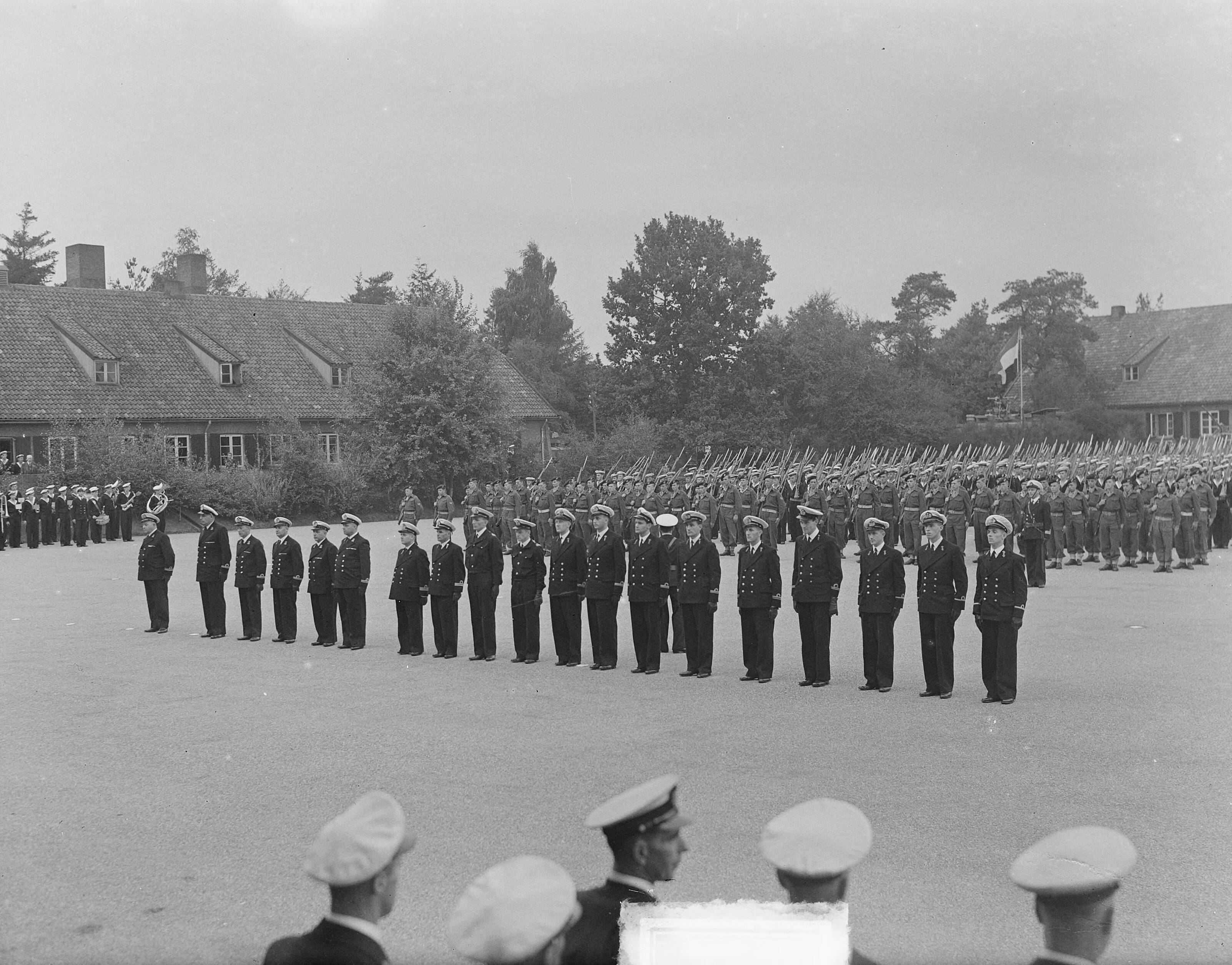 Beëdiging MOC Hilversum — Foto: Winterbergen, Rolf / Anefo. — Licentie: Set B: Rechtenvrij / Publiek Domein. Bron: Nationaal Archief. http://hdl.handle.net/10648/a8ceb160-d0b4-102d-bcf8-003048976d84