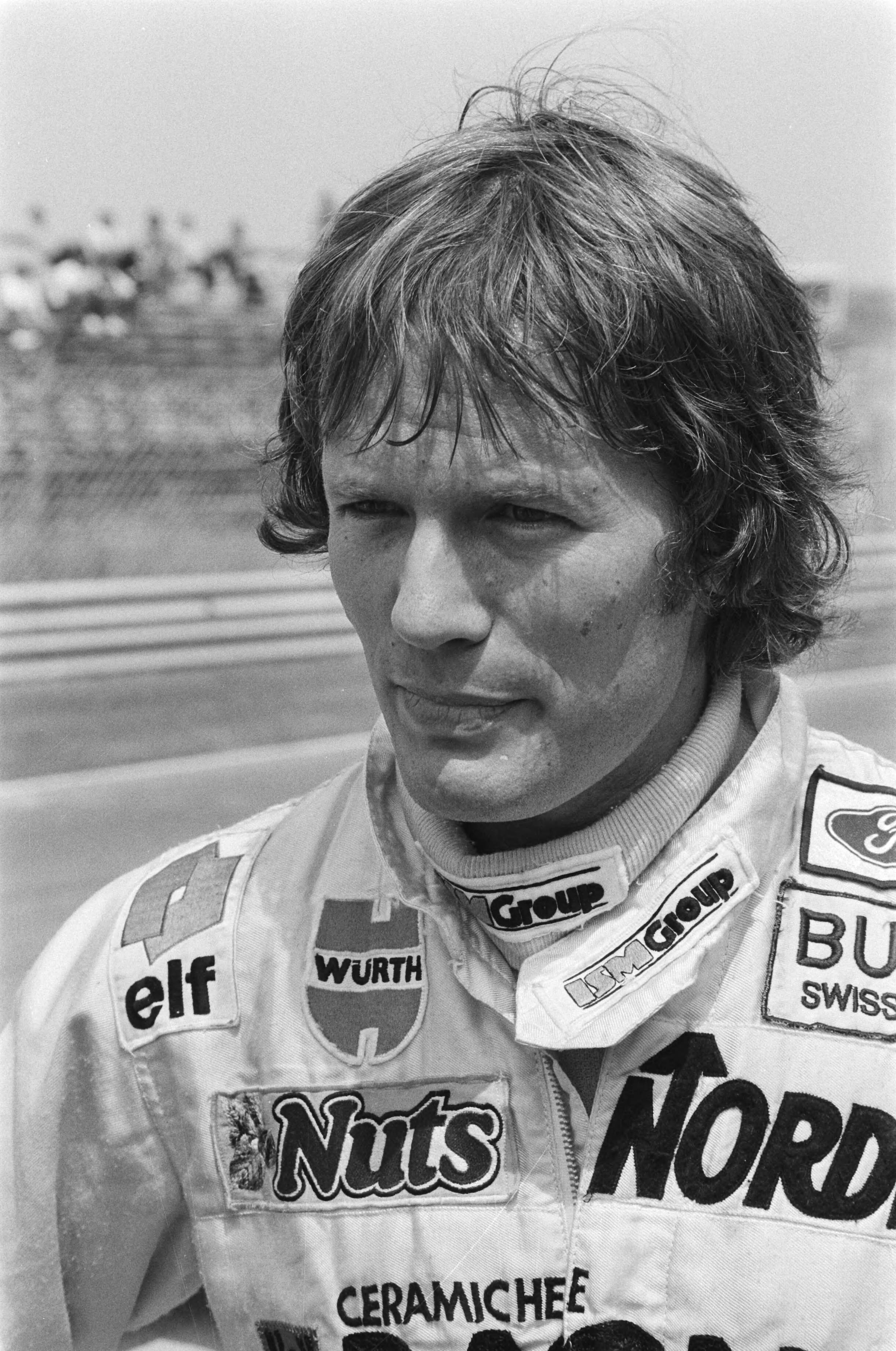 Fotocollectie Anefo — Grand Pris van Nederland te Zandvoort; koppen coureurs, Marc Surer — Foto: Dijk, Hans van / Anefo. Licentie: Set B: Rechtenvrij / Publiek Domein. Bron: Nationaal Archief. http://hdl.handle.net/10648/ad1ac8a8-d0b4-102d-bcf8-003048976d84