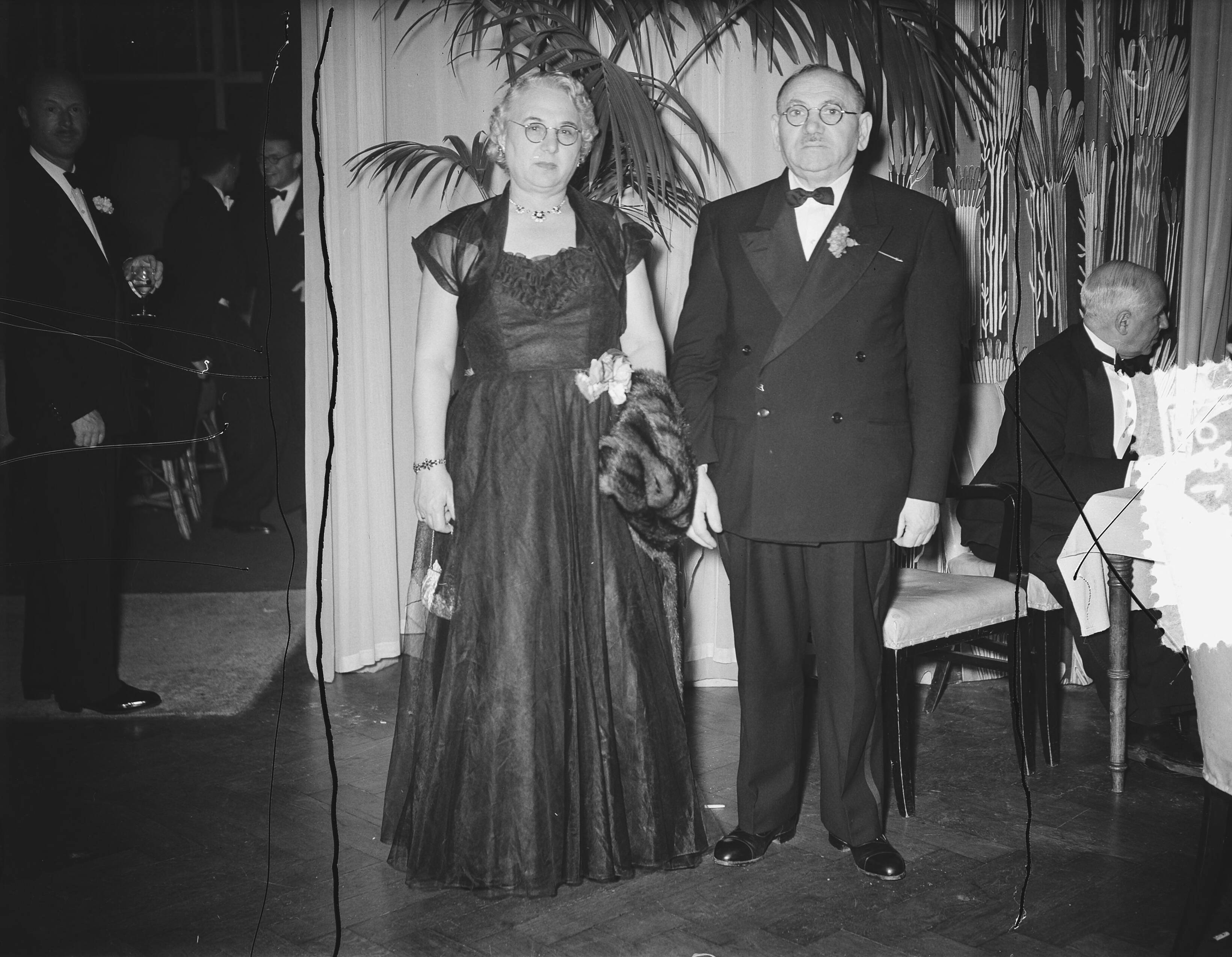 Fotocollectie Anefo — Congres zee-assuradeuren Den Haag , dansen — Foto: Bilsen, Joop van / Anefo. Licentie: Set B: Rechtenvrij / Publiek Domein. Bron: Nationaal Archief. http://hdl.handle.net/10648/a9296506-d0b4-102d-bcf8-003048976d84
