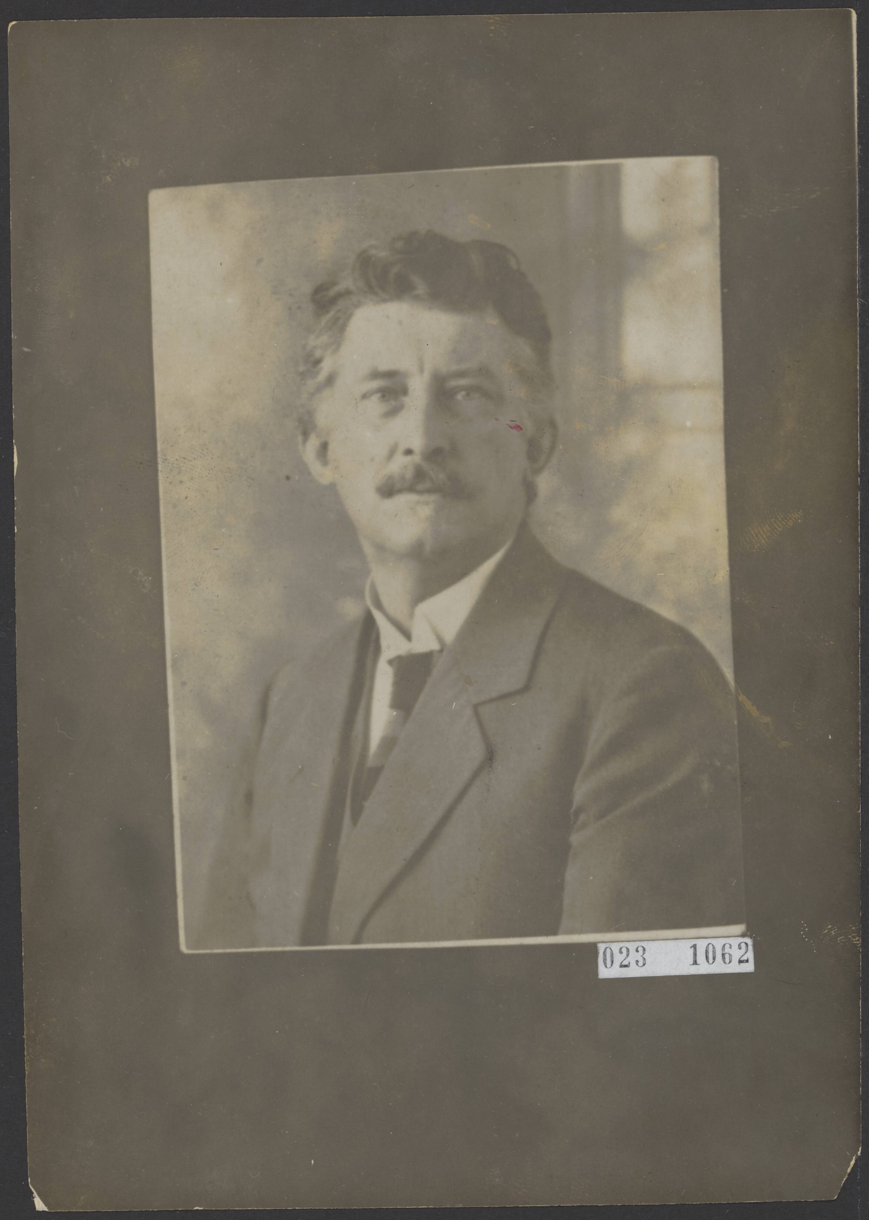 Fotocollectie Elsevier Binnenland — Ds. P.H. Swijghuisen Reigersberg, hervormd predikant te Zaandam (westzijde) en praetor van de ring Zaandam, viert op 11 september 1929 zin 25-jarig jubileum — Foto: Fotopersbureau "Holland". Licentie: Set B: Rechtenvrij / Publiek Domein. Bron: Nationaal Archief. http://hdl.handle.net/10648/add5e228-d0b4-102d-bcf8-003048976d84