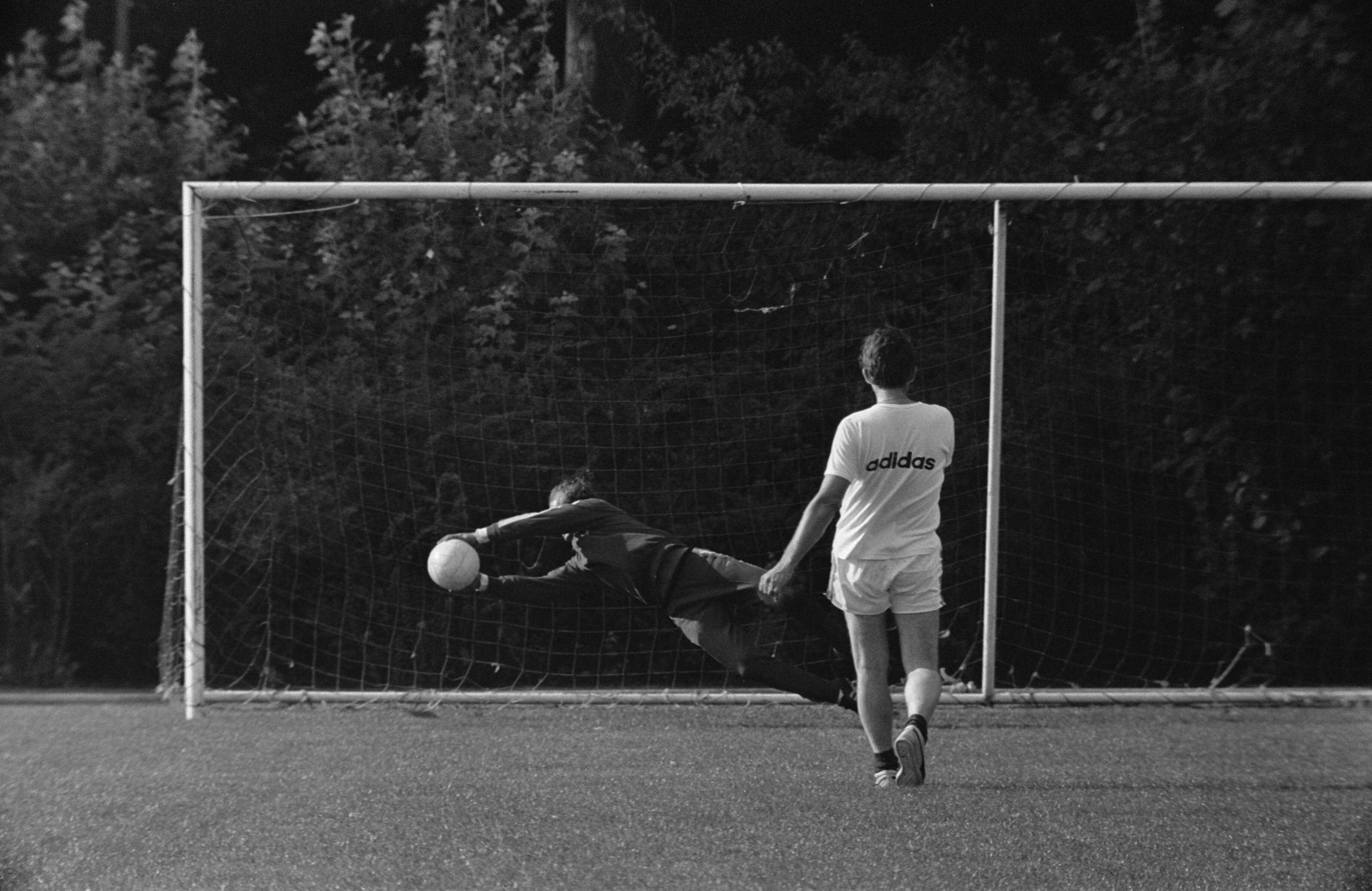 Fotocollectie Anefo — Feijenoord traint in KNVB-centrum, Zeist voor wedstrijd tegen Estudiantes — Foto: Koch, Eric / Anefo. Licentie: Set B: Rechtenvrij / Publiek Domein. Bron: Nationaal Archief. http://hdl.handle.net/10648/aba28fd8-d0b4-102d-bcf8-003048976d84