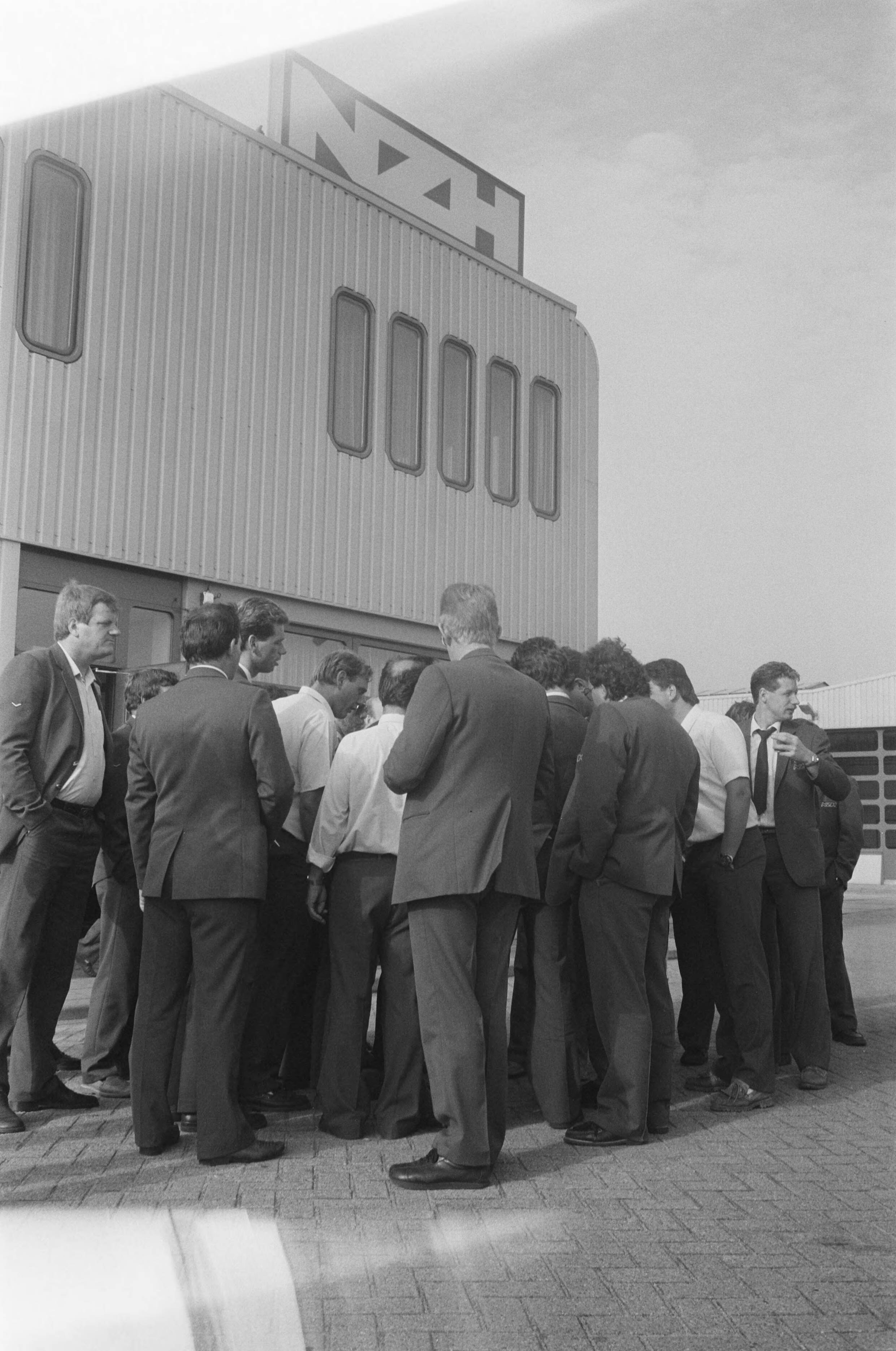 Fotocollectie Anefo — Staking buschauffeurs NZH in Purmerend — Foto: Evers, Joost / Anefo. Licentie: Set B: Rechtenvrij / Publiek Domein. Bron: Nationaal Archief. http://hdl.handle.net/10648/ad6bcf5a-d0b4-102d-bcf8-003048976d84