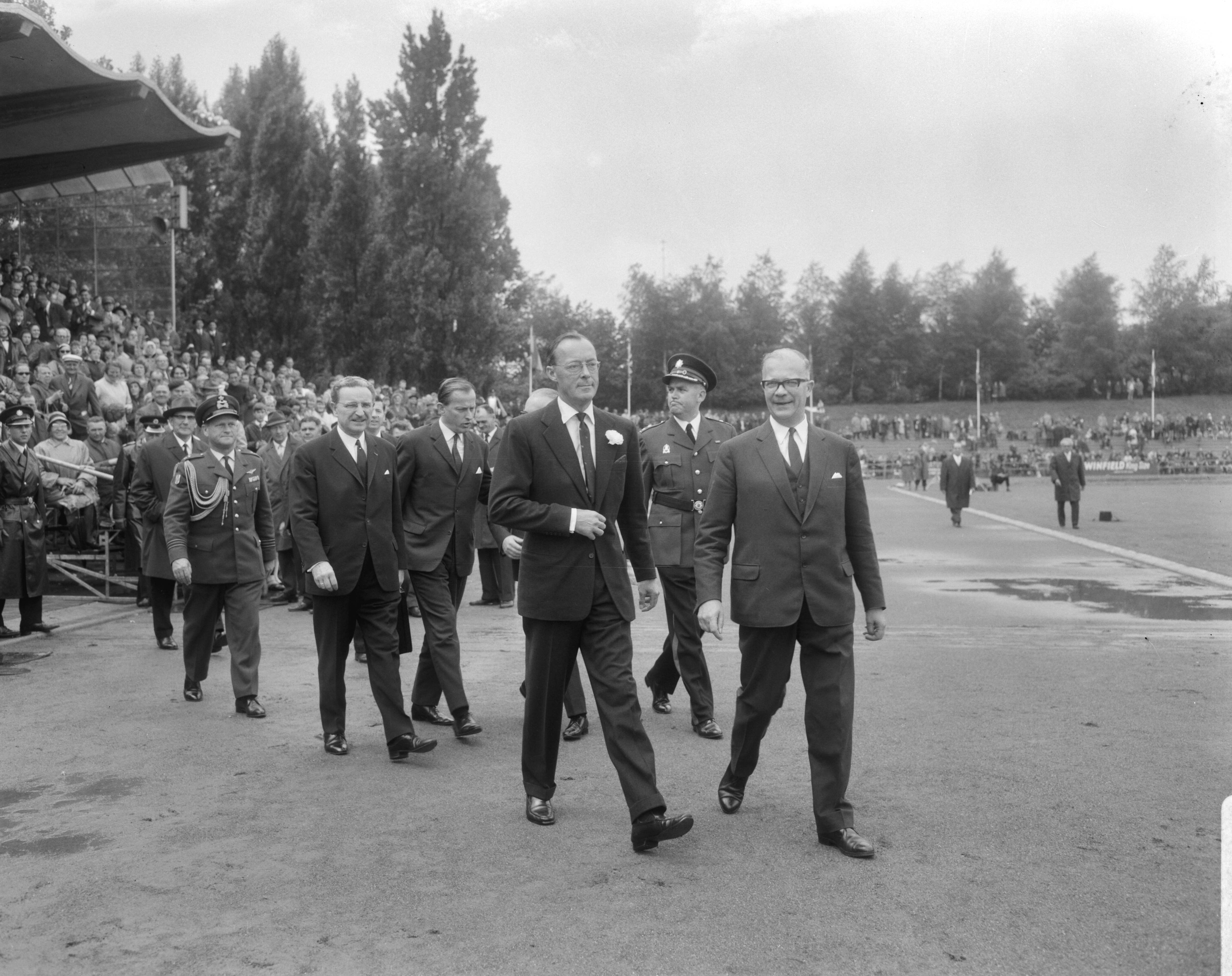 Fotocollectie Anefo — Muziekconcours te Kerkrade — Foto: Bilsen, Joop van / Anefo. Licentie: Set B: Rechtenvrij / Publiek Domein. Bron: Nationaal Archief. http://hdl.handle.net/10648/aaf2cc92-d0b4-102d-bcf8-003048976d84