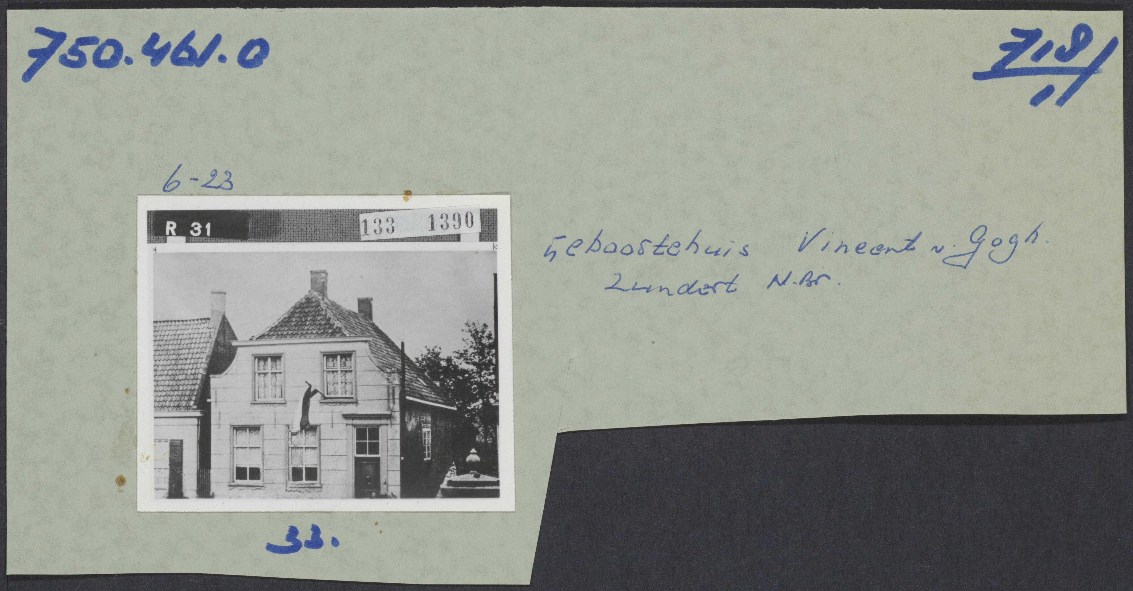 Fotocollectie Rijksvoorlichtingsdienst Eigen — Albumblad met twee foto's van kaartjes (genummerd 31 en 32). Nummer 31 (verblijfplaatsen van Van Gogh in Brabant); nummer 32 (verblijfplaatsen Zuid-Frankrijk) — Foto: Rijksvoorlichtingsdienst (RVD). Licentie: Set B: Rechtenvrij / Publiek Domein. Bron: Nationaal Archief. http://hdl.handle.net/10648/af5a39b4-d0b4-102d-bcf8-003048976d84