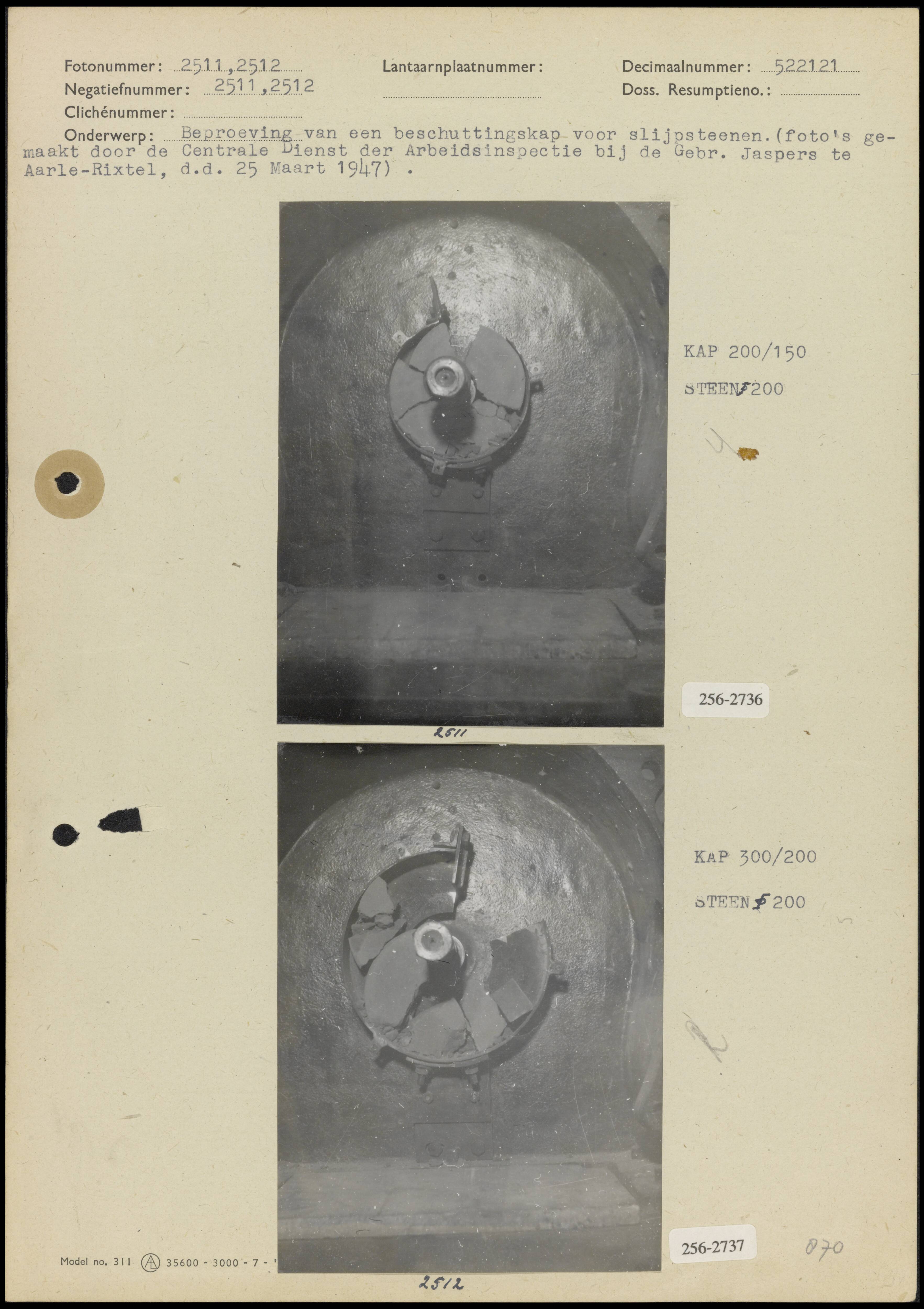 Fotocollectie Arbeidsinspectie — Foto 1: Beproeving van een beschuttingskap voor slijpstenen, kap 200/150, steen doorsnede 300 Foto gemaakt bij de firma Gebr. Jaspers te Aarle-Rixtel (12x9 cm; Centrale Dienst der Arbeidsinspectie) Foto 2: Beproeving van een beschuttingskap voor slijpstenen, kap 300/200, steen doorsnede 200; foto is gemaakt bij de firma Gebr. Jaspers te Aarle-Rixtel (12x8,5 cm; Centrale Dienst der Arbeidsinspectie) — Foto: Centrale Dienst der Arbeidsinspectie. Licentie: Set B: Rechtenvrij / Publiek Domein. Bron: Nationaal Archief. http://hdl.handle.net/10648/b016c7f0-d0b4-102d-bcf8-003048976d84