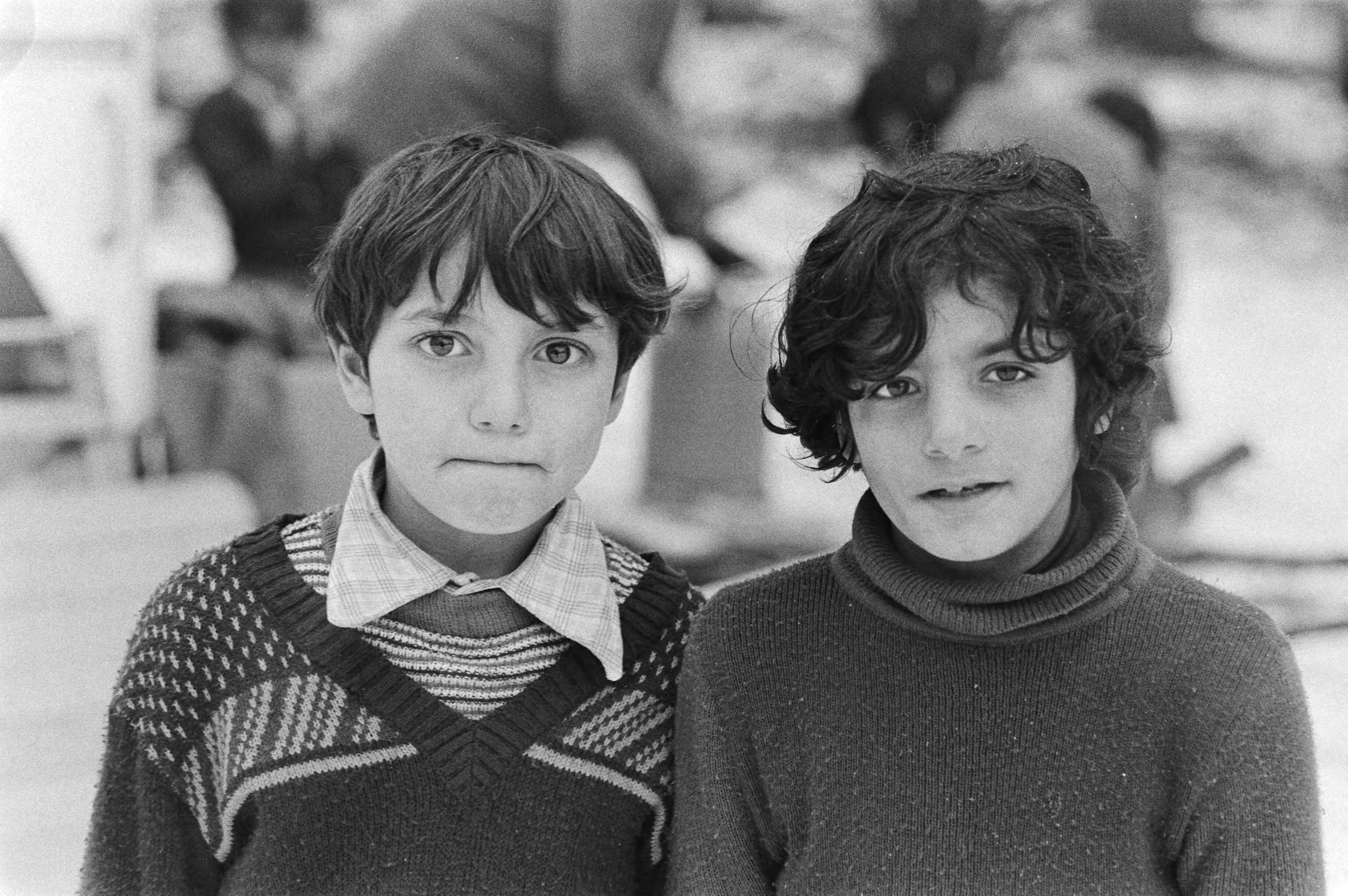 Fotocollectie Anefo — Sinds vannacht staat er een groep zigeuners op terrein van Bisdom Utrecht in Zeist, zigeuners bij hun caravans — Foto: Antonisse, Marcel / Anefo. Licentie: Set B: Rechtenvrij / Publiek Domein. Bron: Nationaal Archief. http://hdl.handle.net/10648/acf1e280-d0b4-102d-bcf8-003048976d84